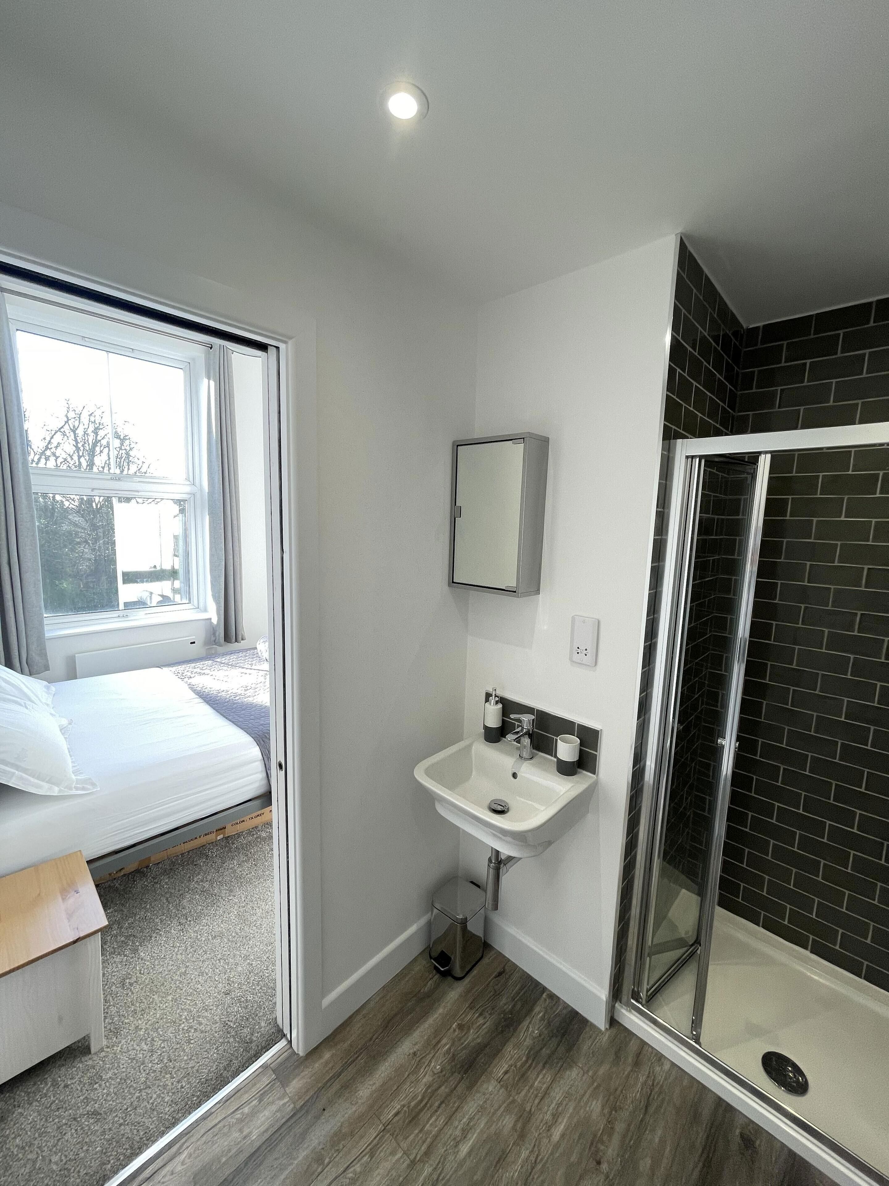 5 Breaside Hideaway