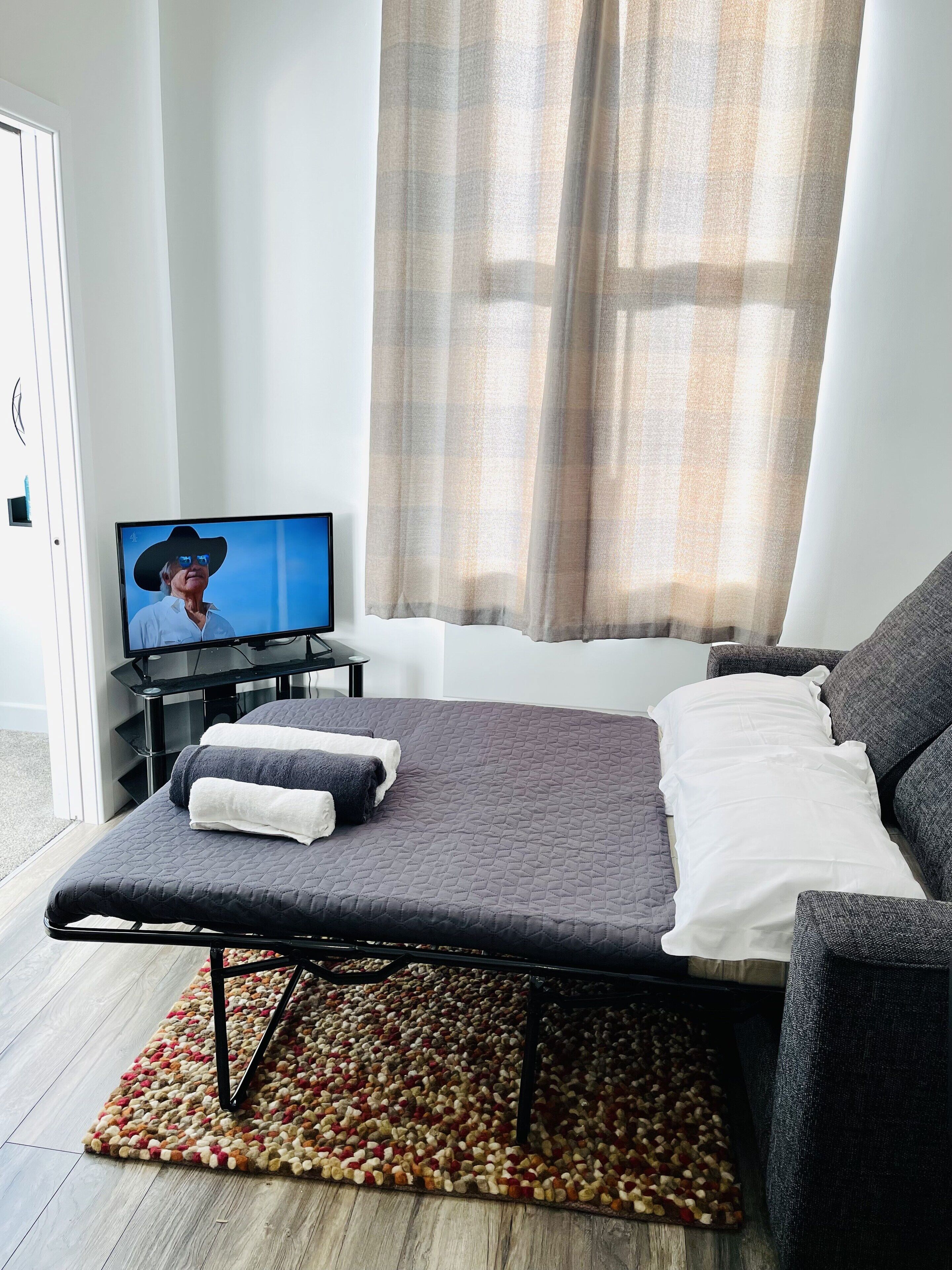 5 Breaside Hideaway