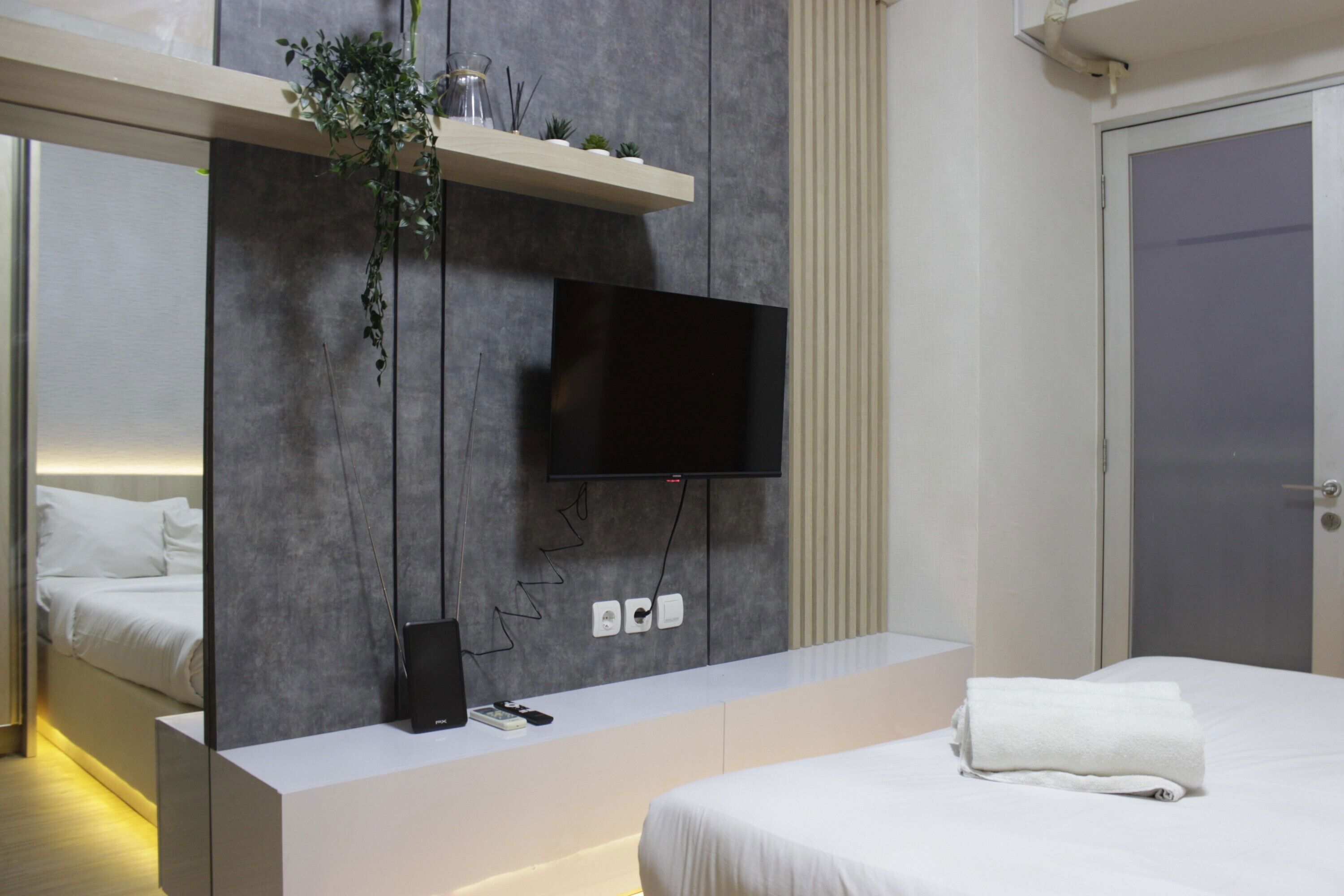 Cozy Studio Apartment At Oxford Jatinangor Near Unpad