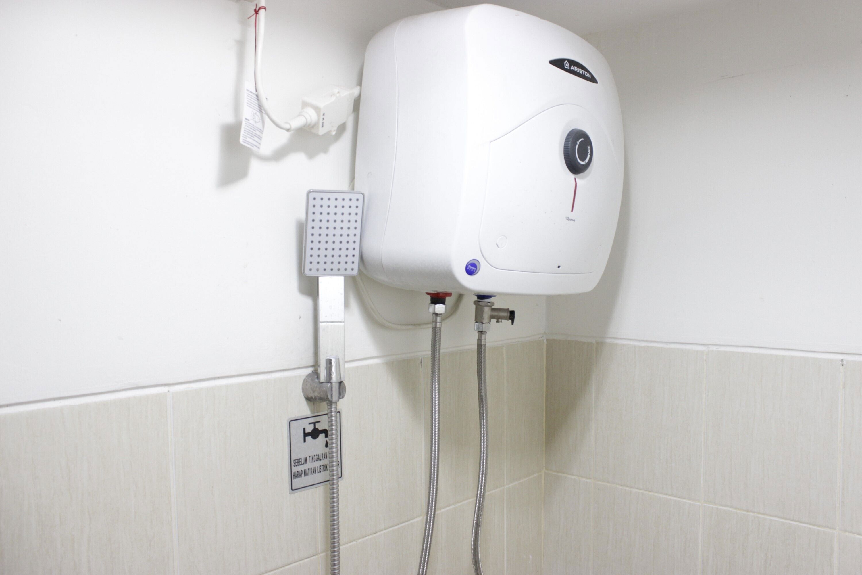 Cozy Studio Apartment At Oxford Jatinangor Near Unpad
