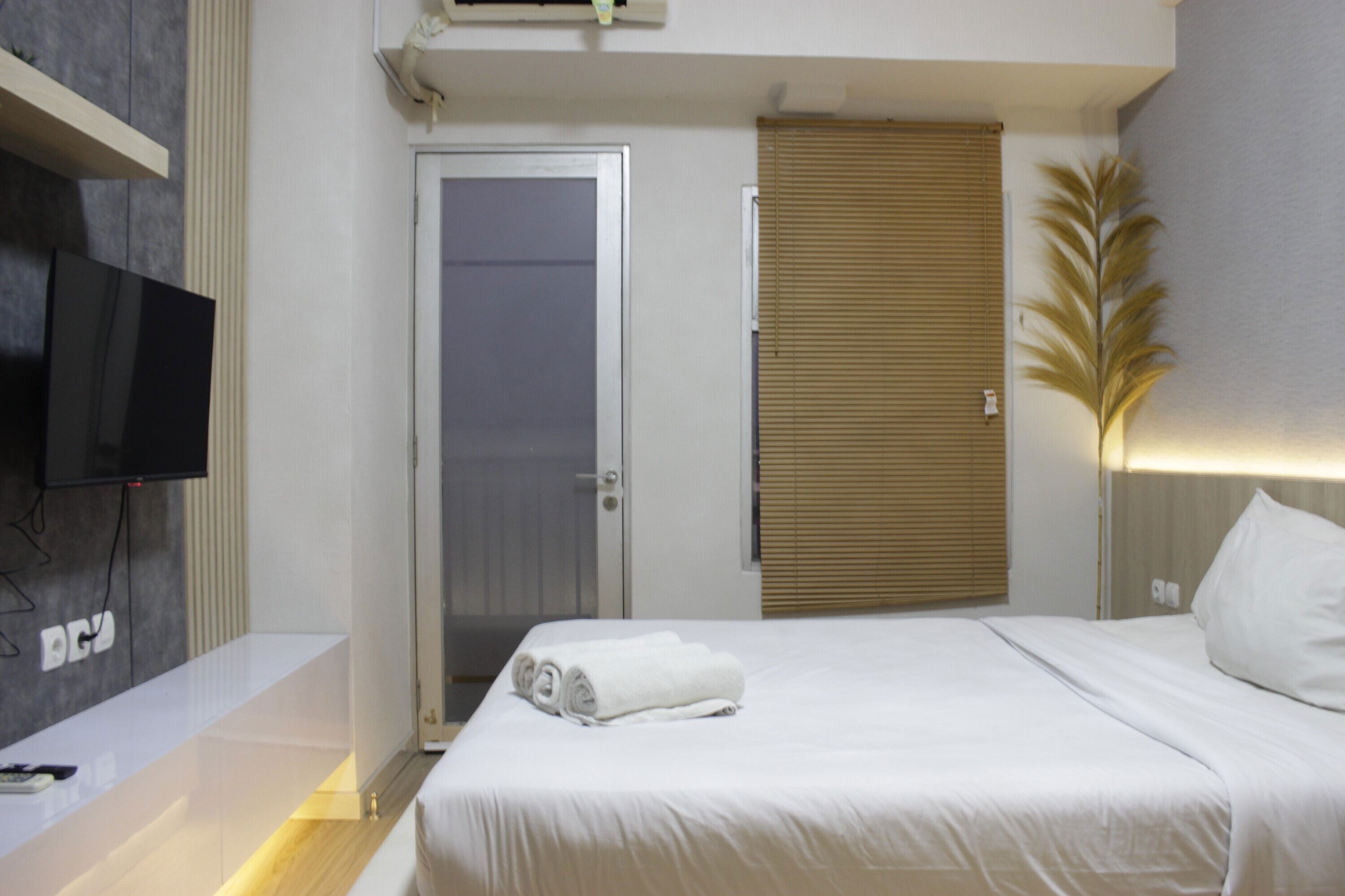 Cozy Studio Apartment At Oxford Jatinangor Near Unpad