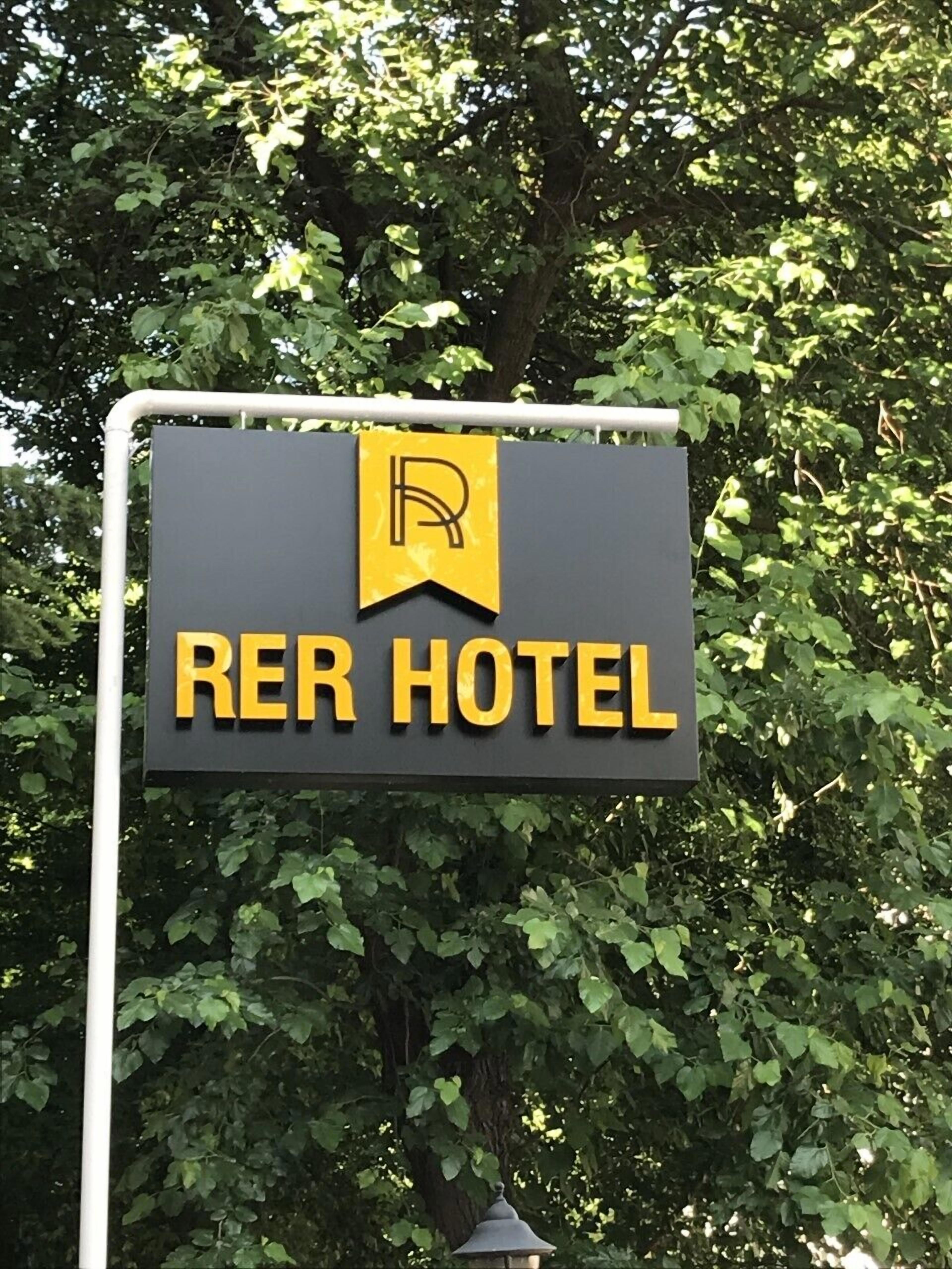 Rer Hotel