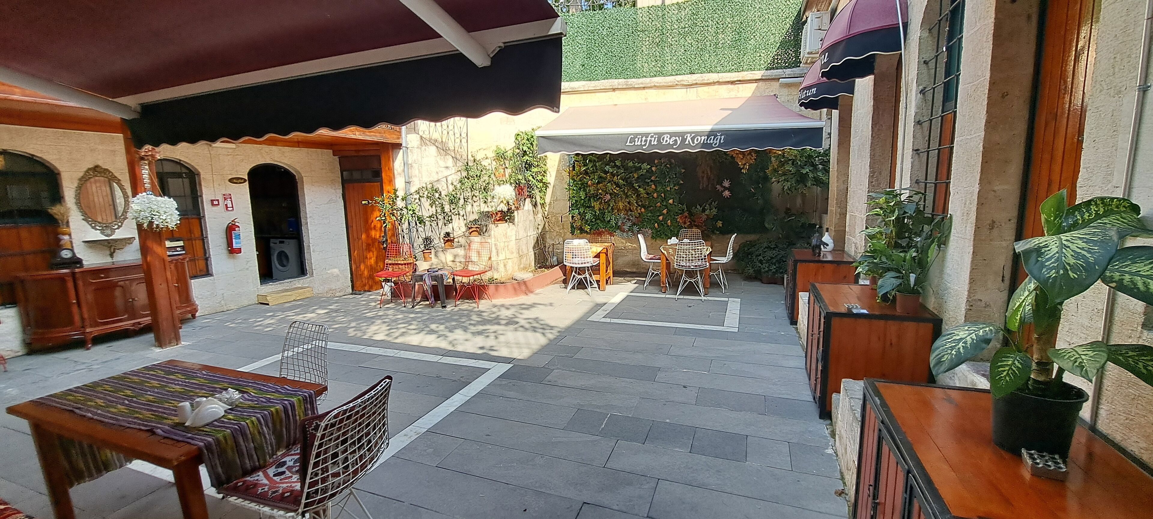 Lütfü Bey Konağı
