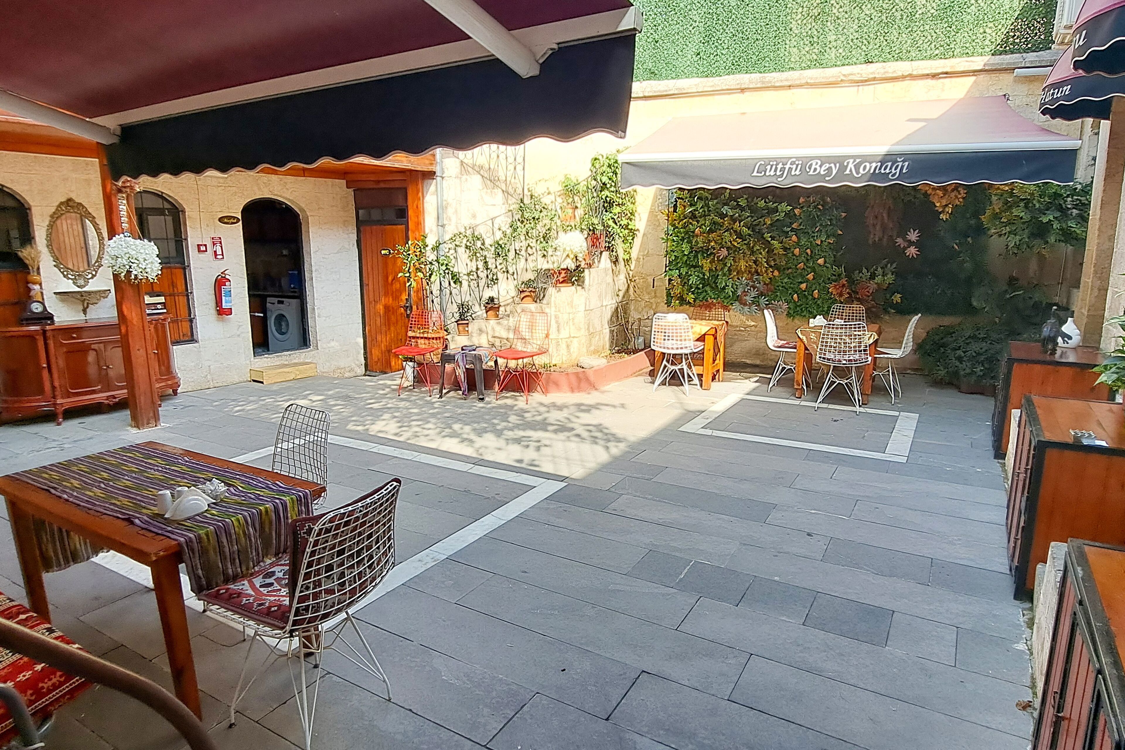 Lütfü Bey Konağı
