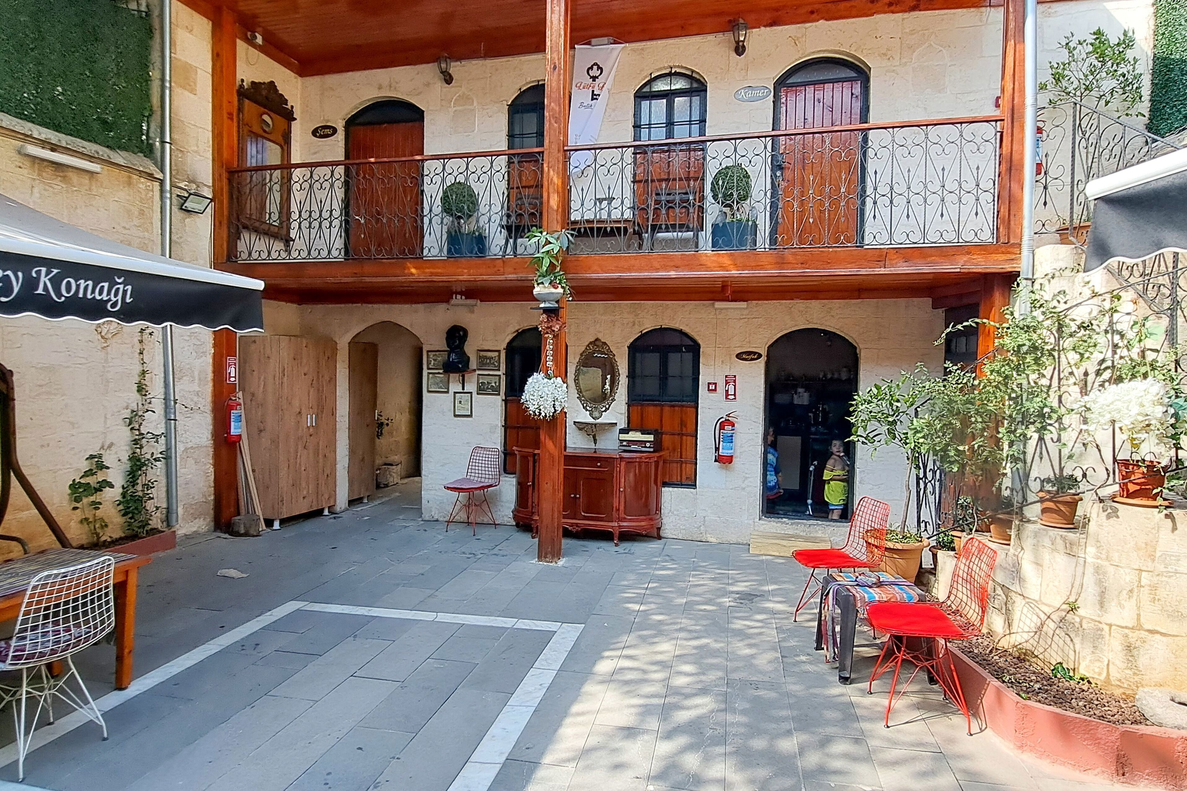 Lütfü Bey Konağı