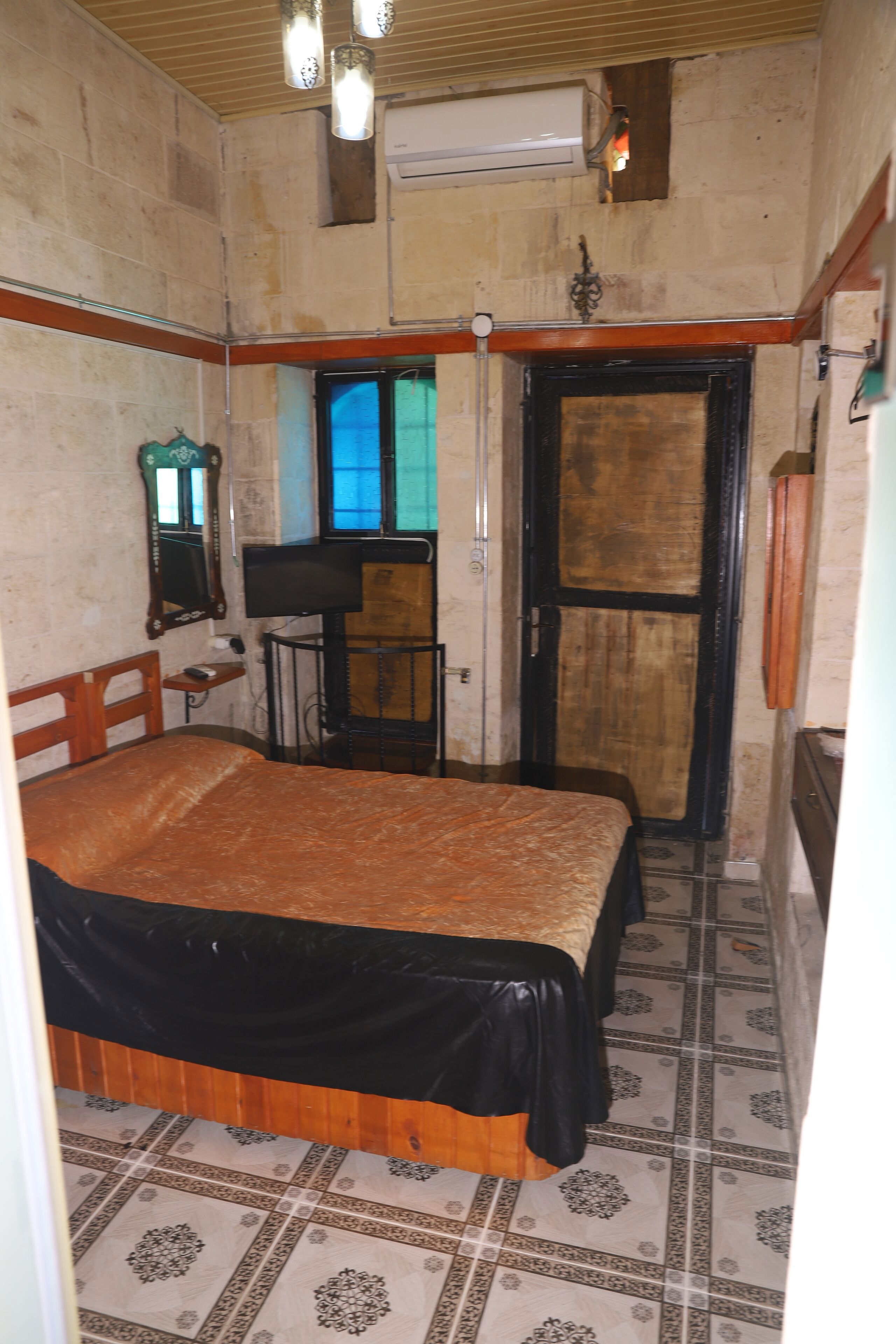 Lütfü Bey Konağı