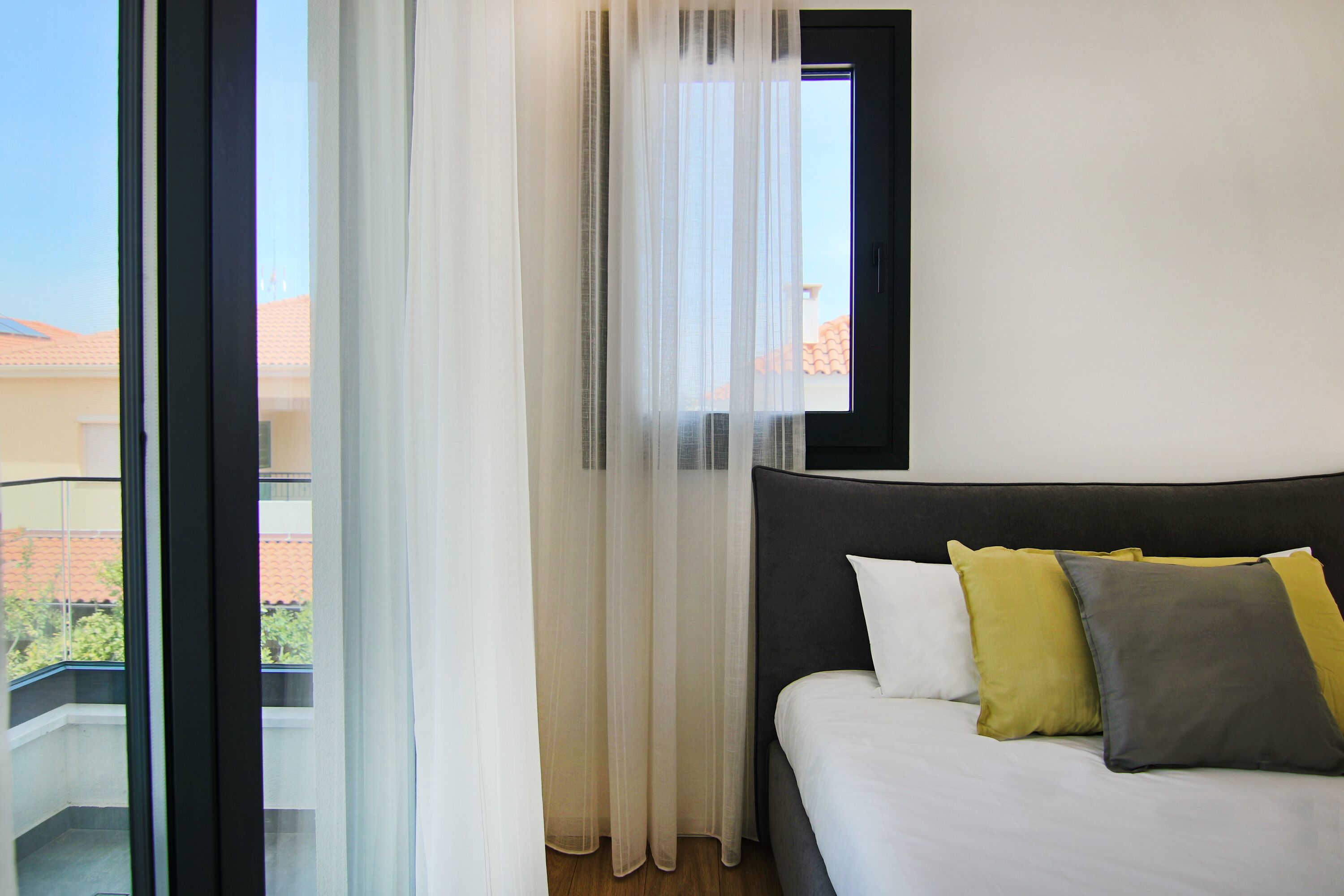 Phaedrus Living: Sea View Anna Residence 201