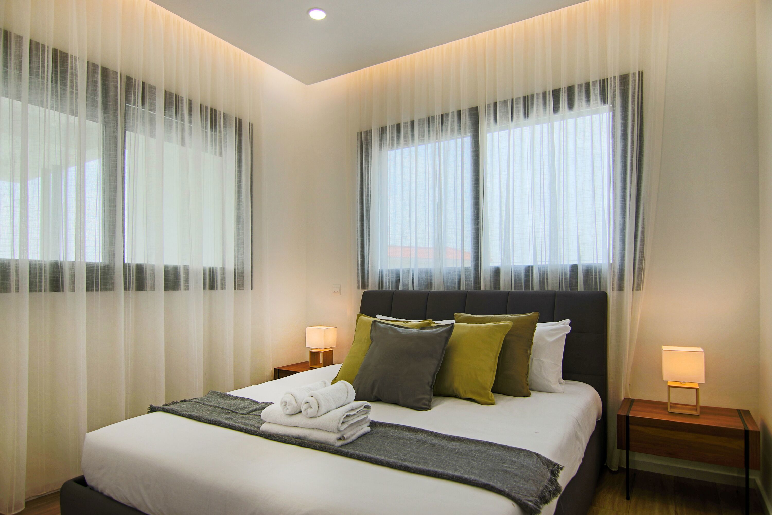 Phaedrus Living: Sea View Anna Residence 201