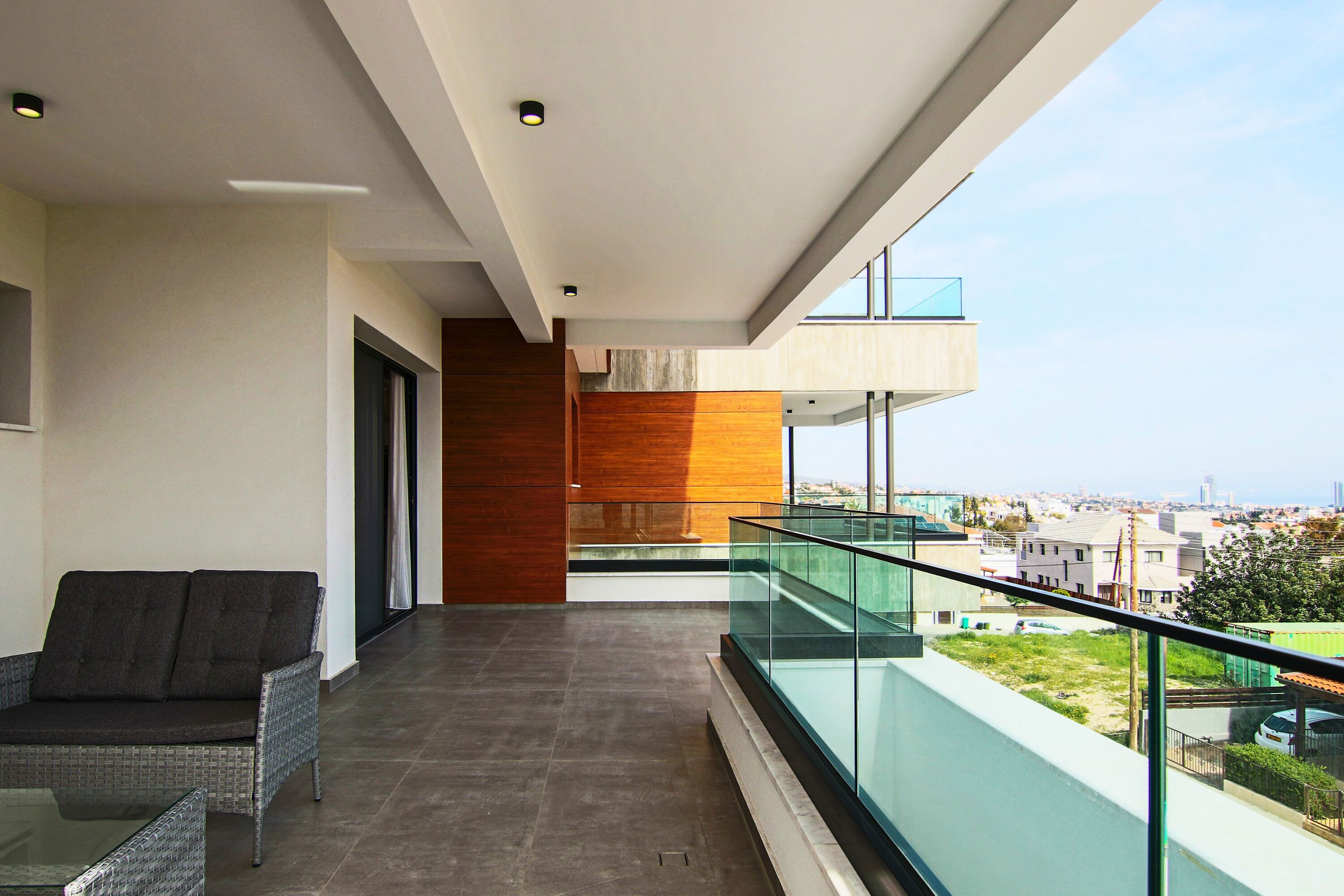 Phaedrus Living: Sea View Anna Residence 201