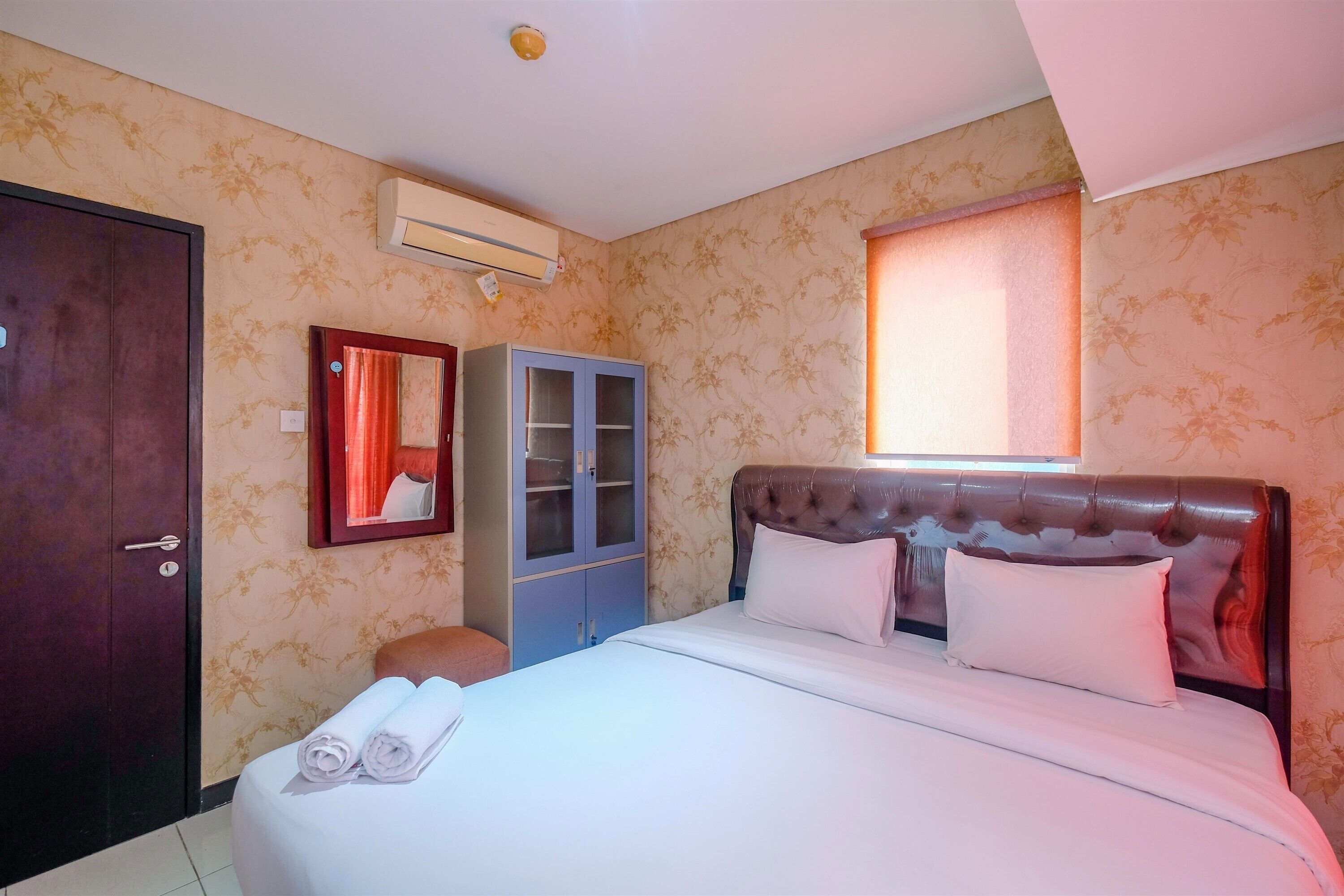 Comfort And Homey 2Br At Nifarro Park Apartment