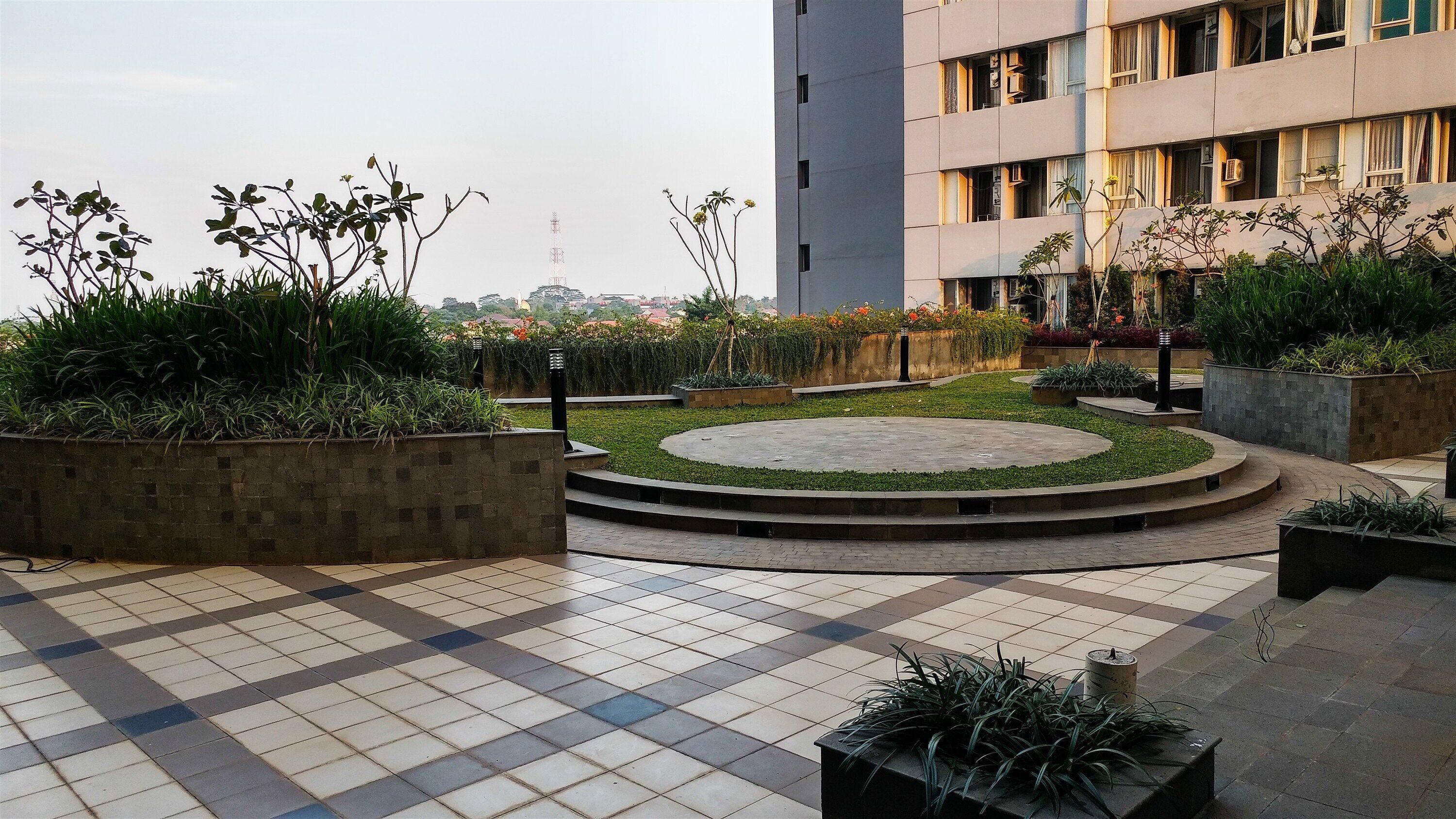 Comfort And Homey 2Br At Nifarro Park Apartment