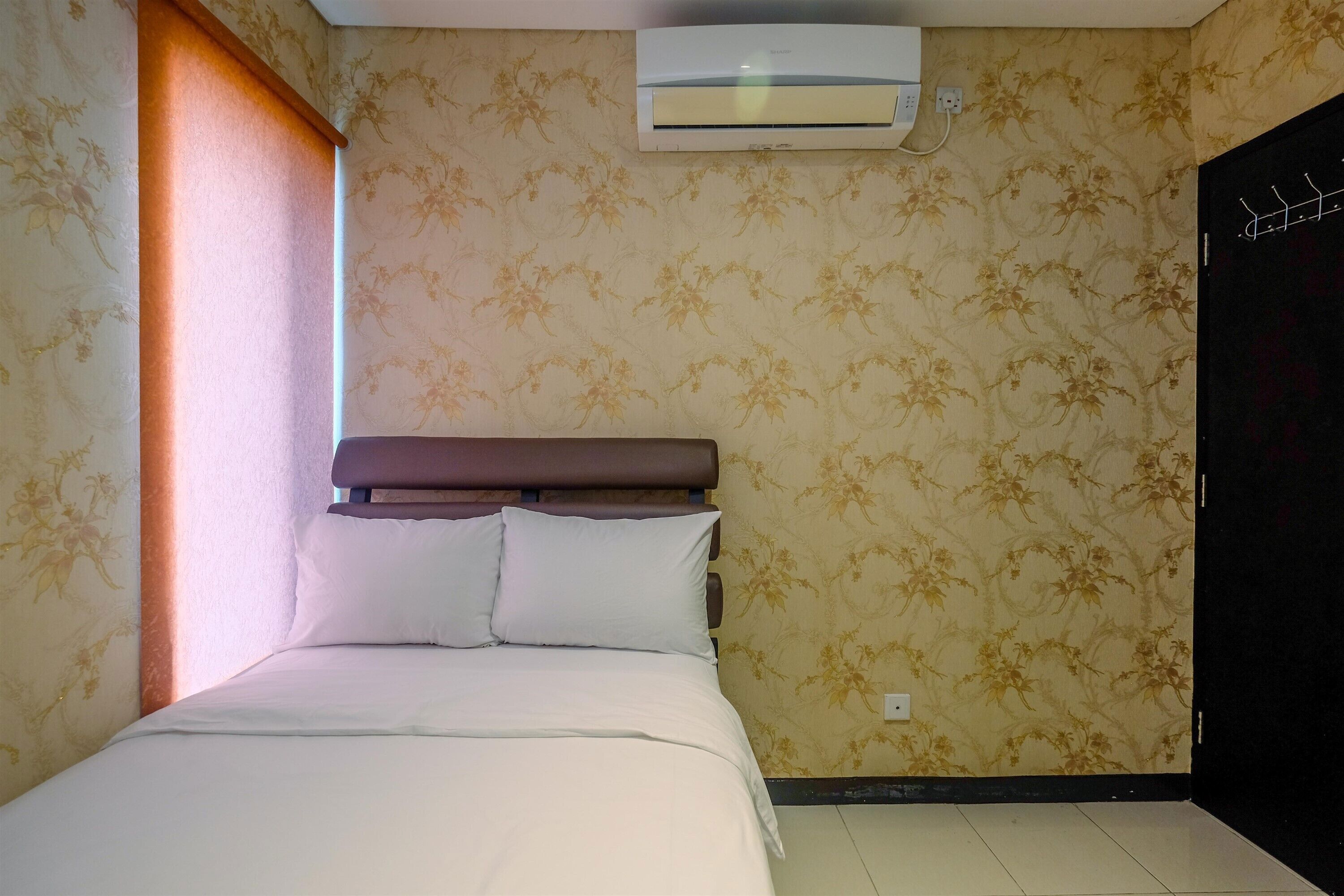 Comfort And Homey 2Br At Nifarro Park Apartment