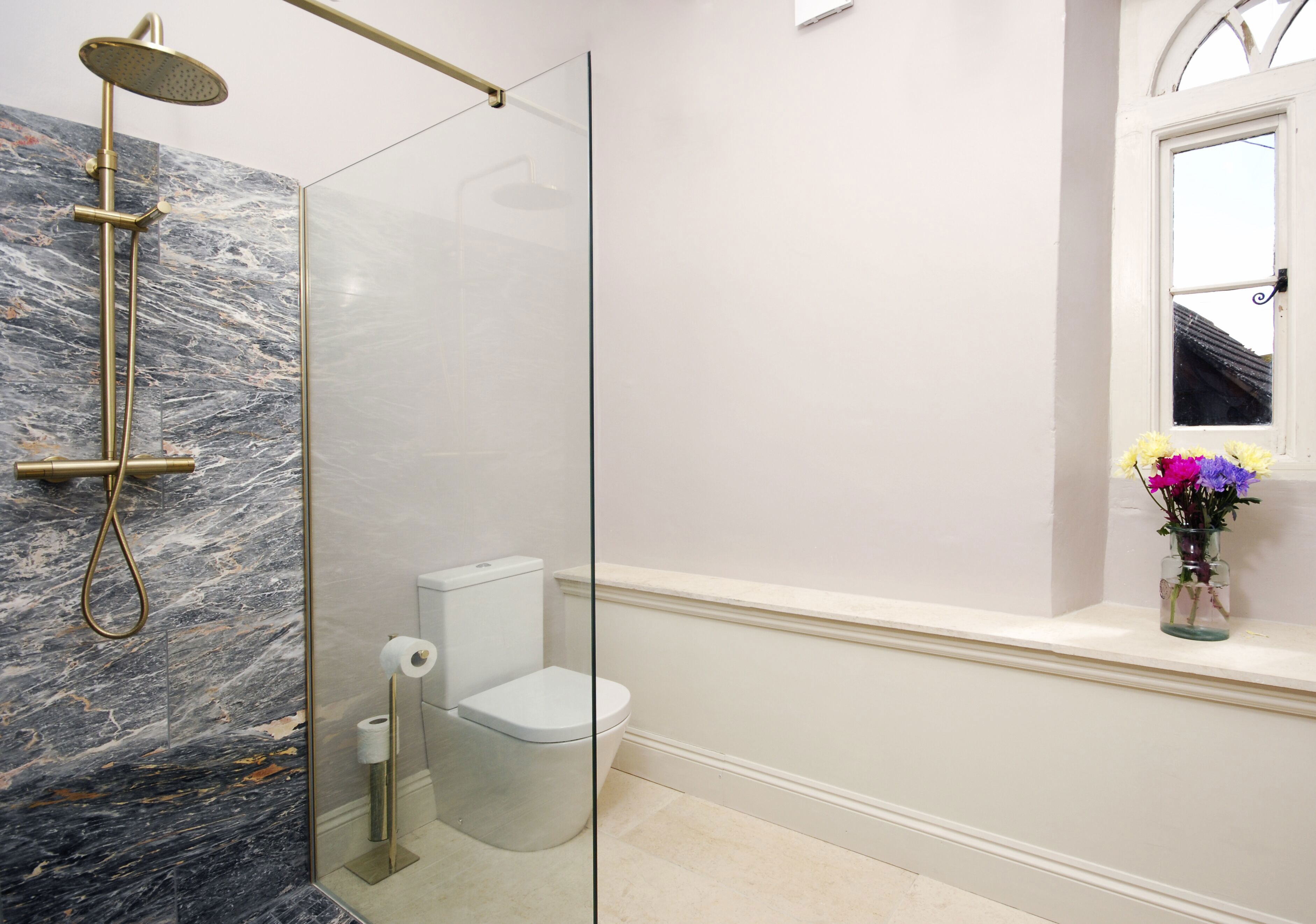 Beautiful Old Cottage Sleeps 6 Near Bath