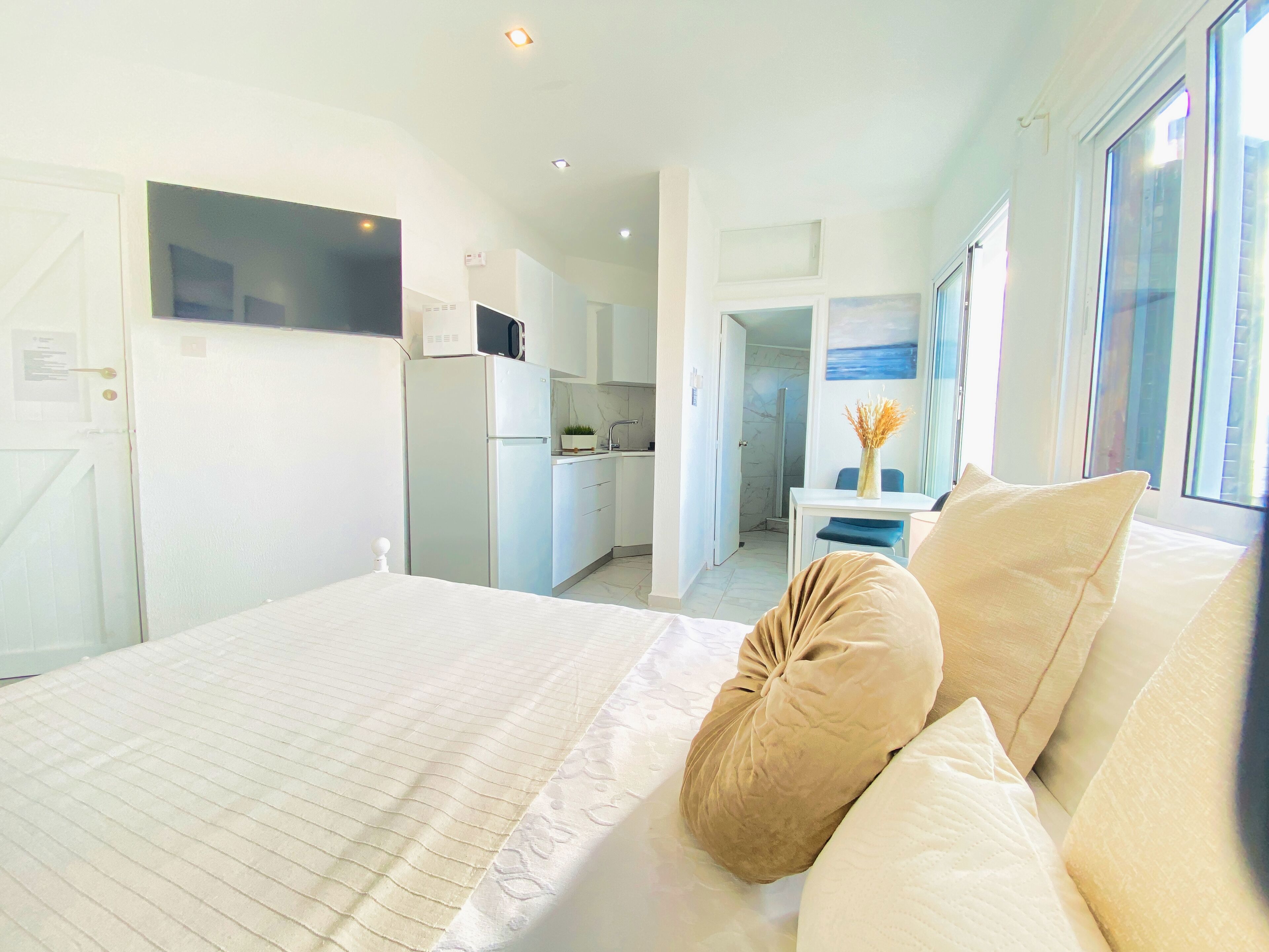 Phaedrus Living Luxury Flat Lighthouse75