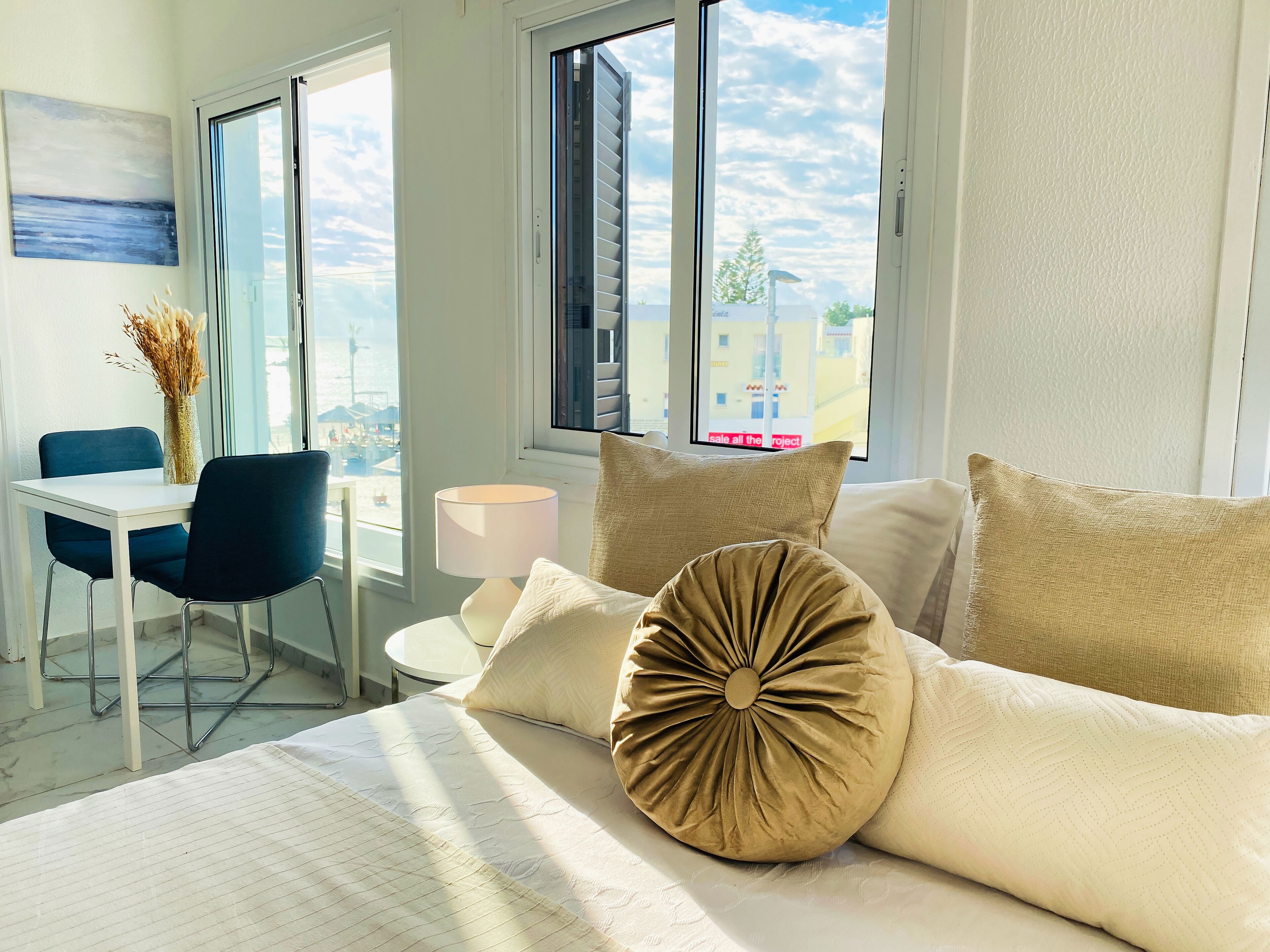 Phaedrus Living Luxury Flat Lighthouse75