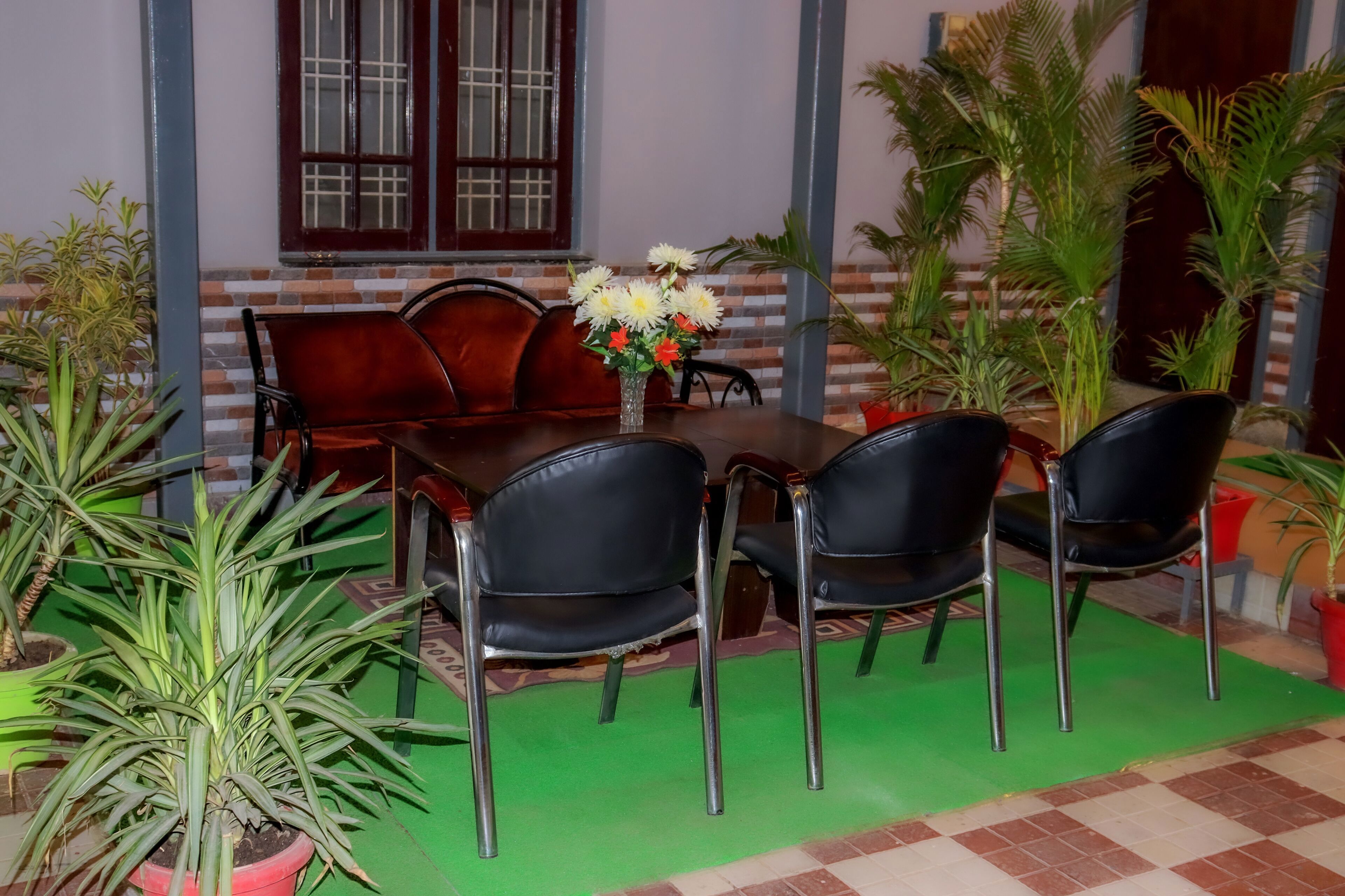 Tr's Edifice - A Luxury Guest House
