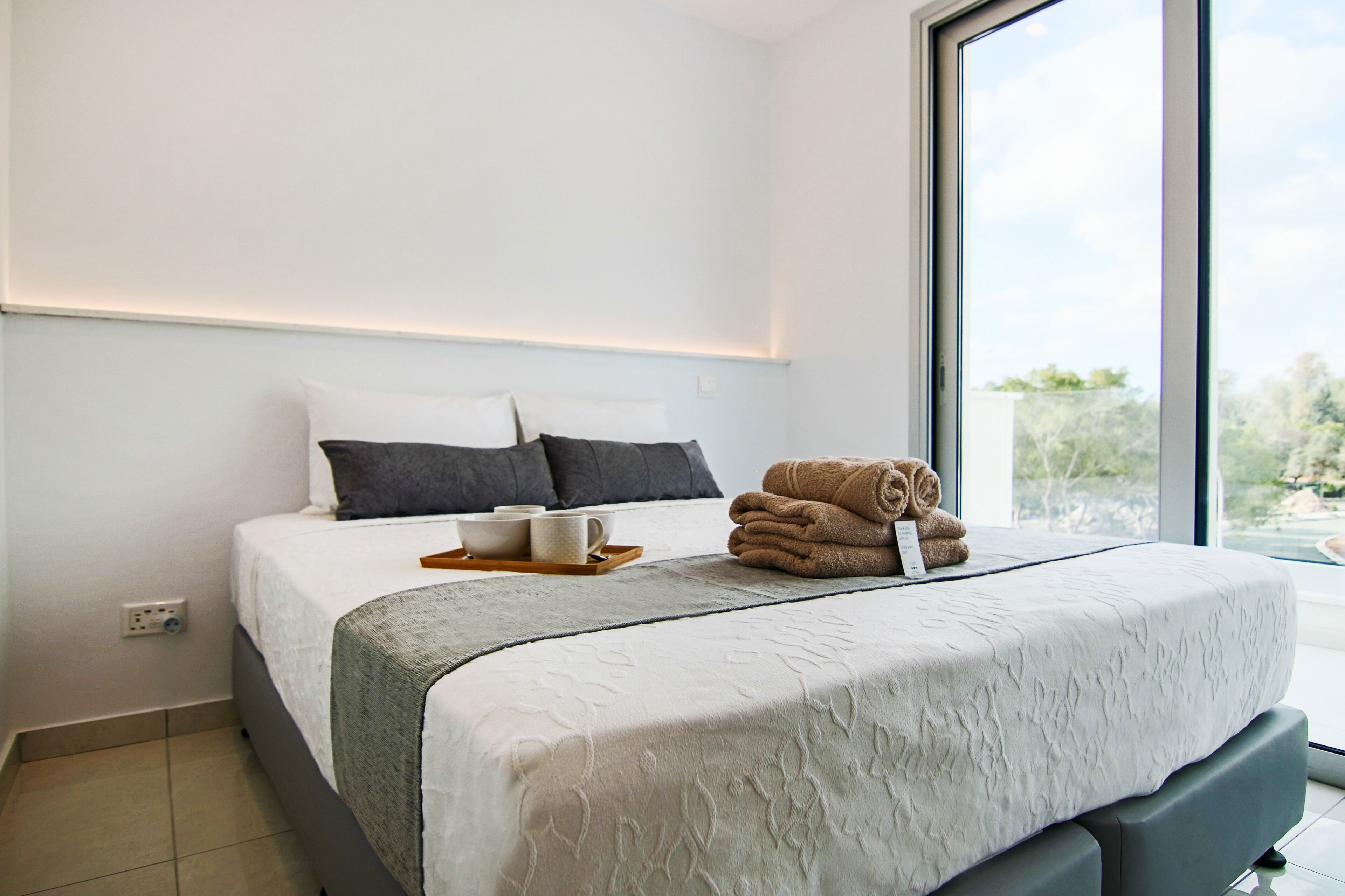 Phaedrus Living - Seaside Luxury Flat Harbour 108