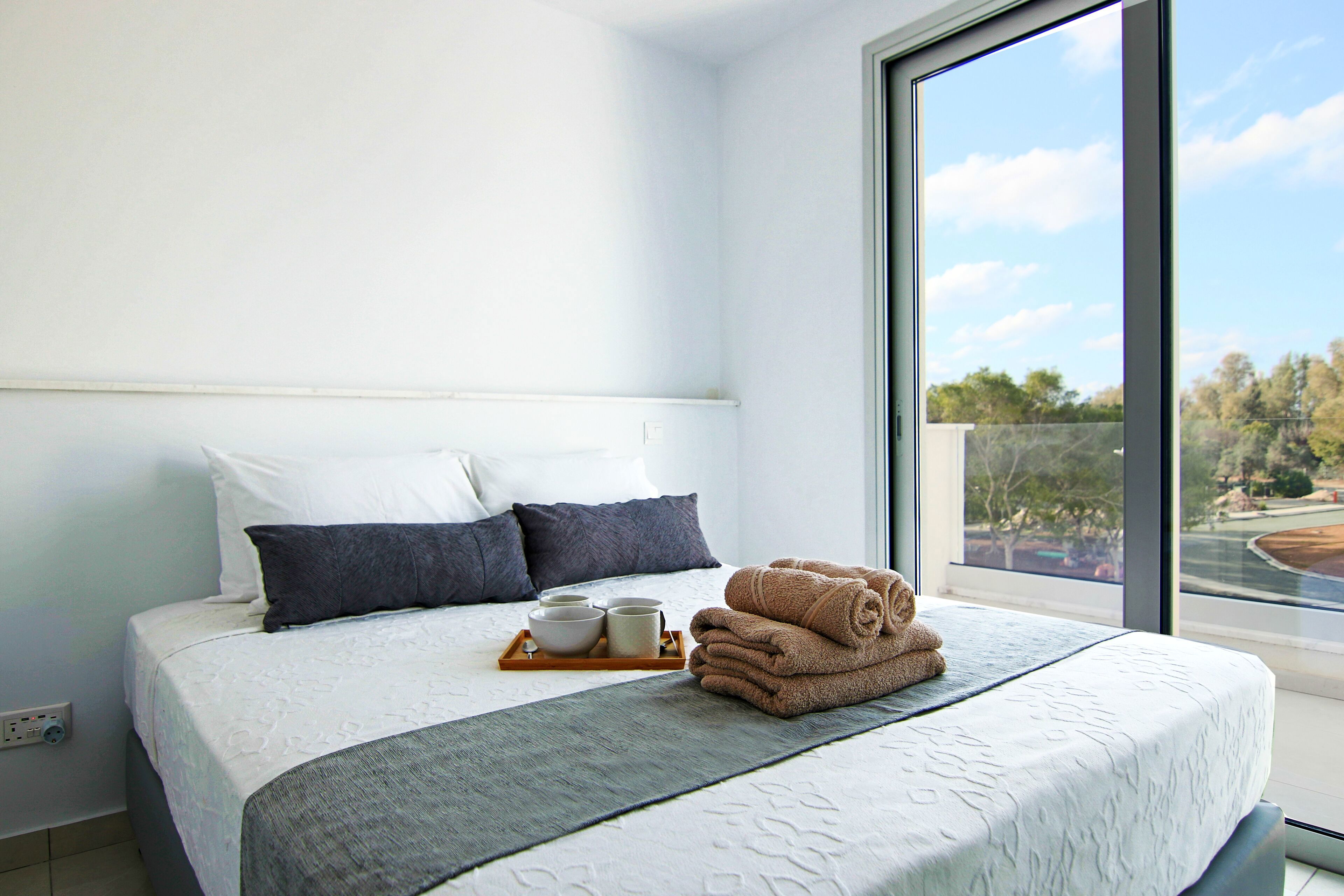 Phaedrus Living - Seaside Luxury Flat Harbour 108