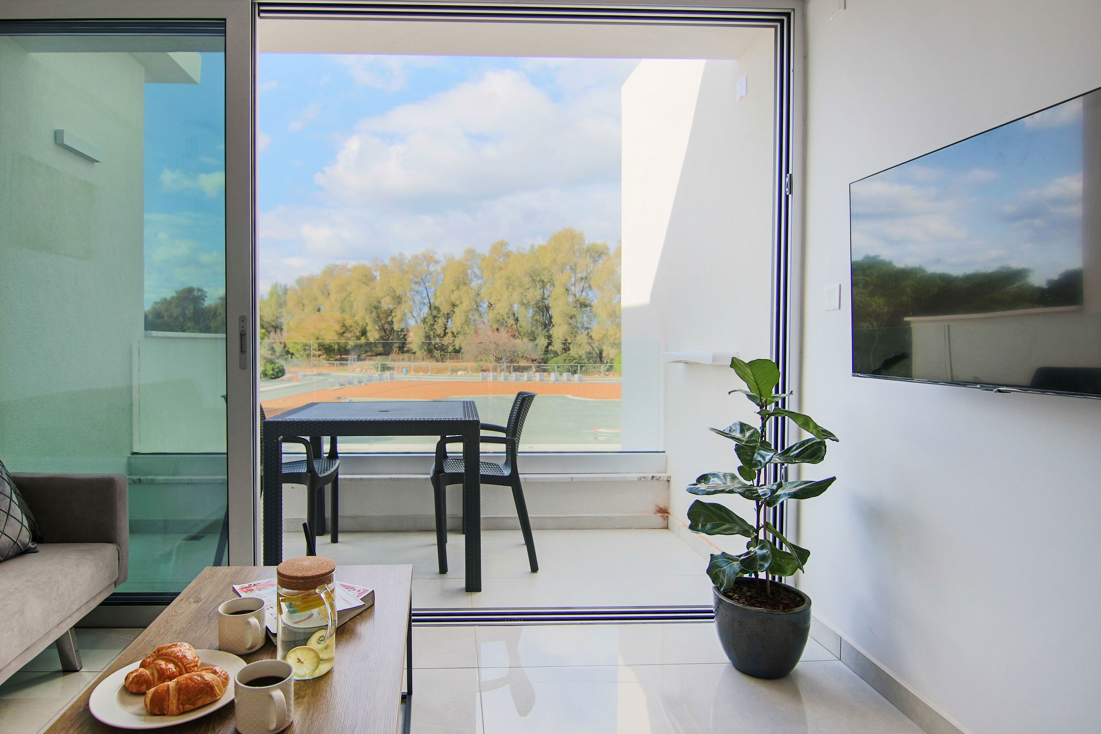 Phaedrus Living - Seaside Luxury Flat Harbour 108