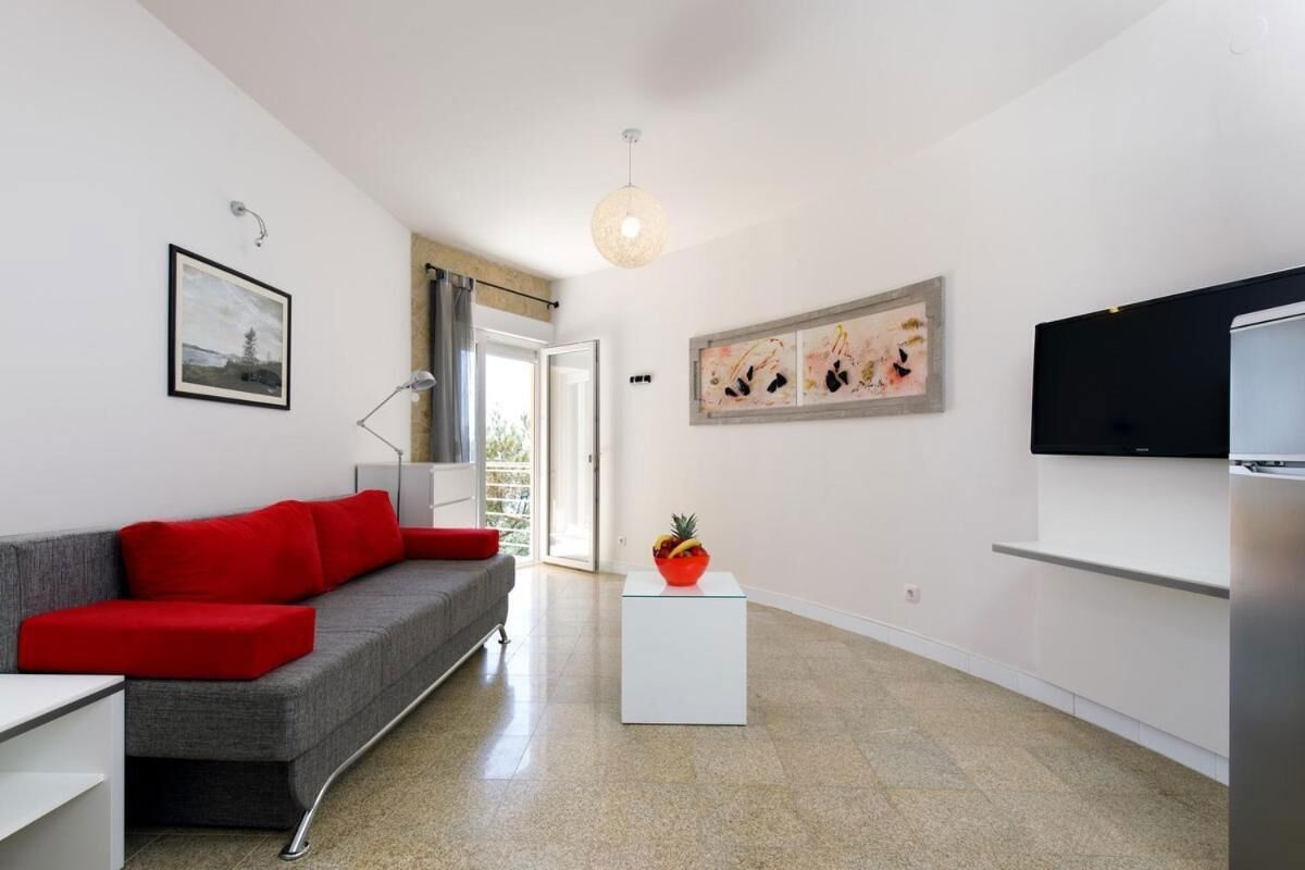 Cozy Apartment For 3 Adults Next To The Beach