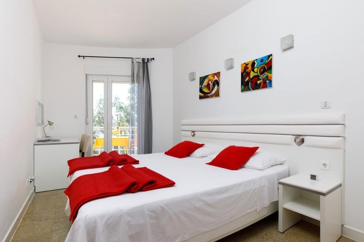 Cozy Apartment For 3 Adults Next To The Beach