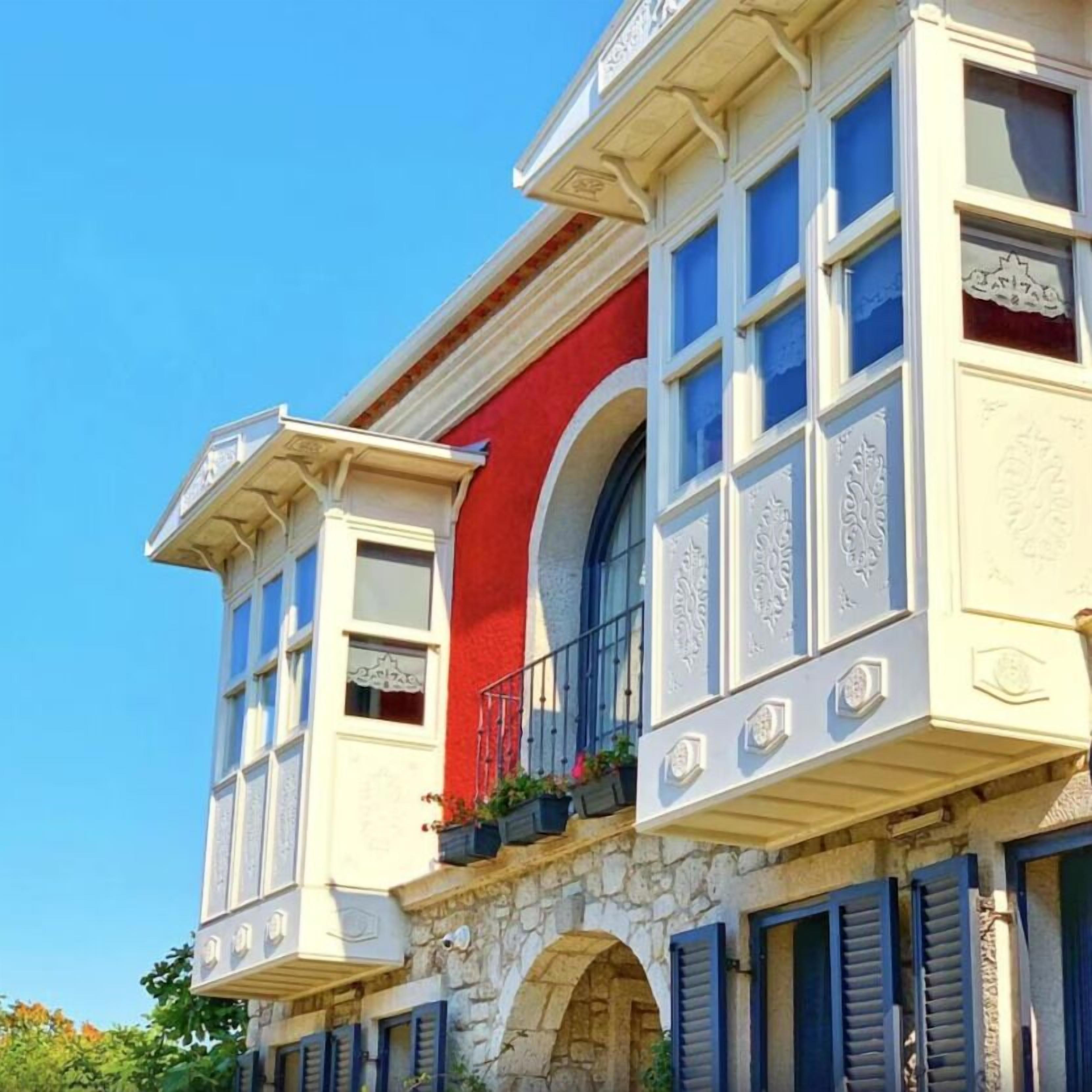 Luvenza Alacati Hotel