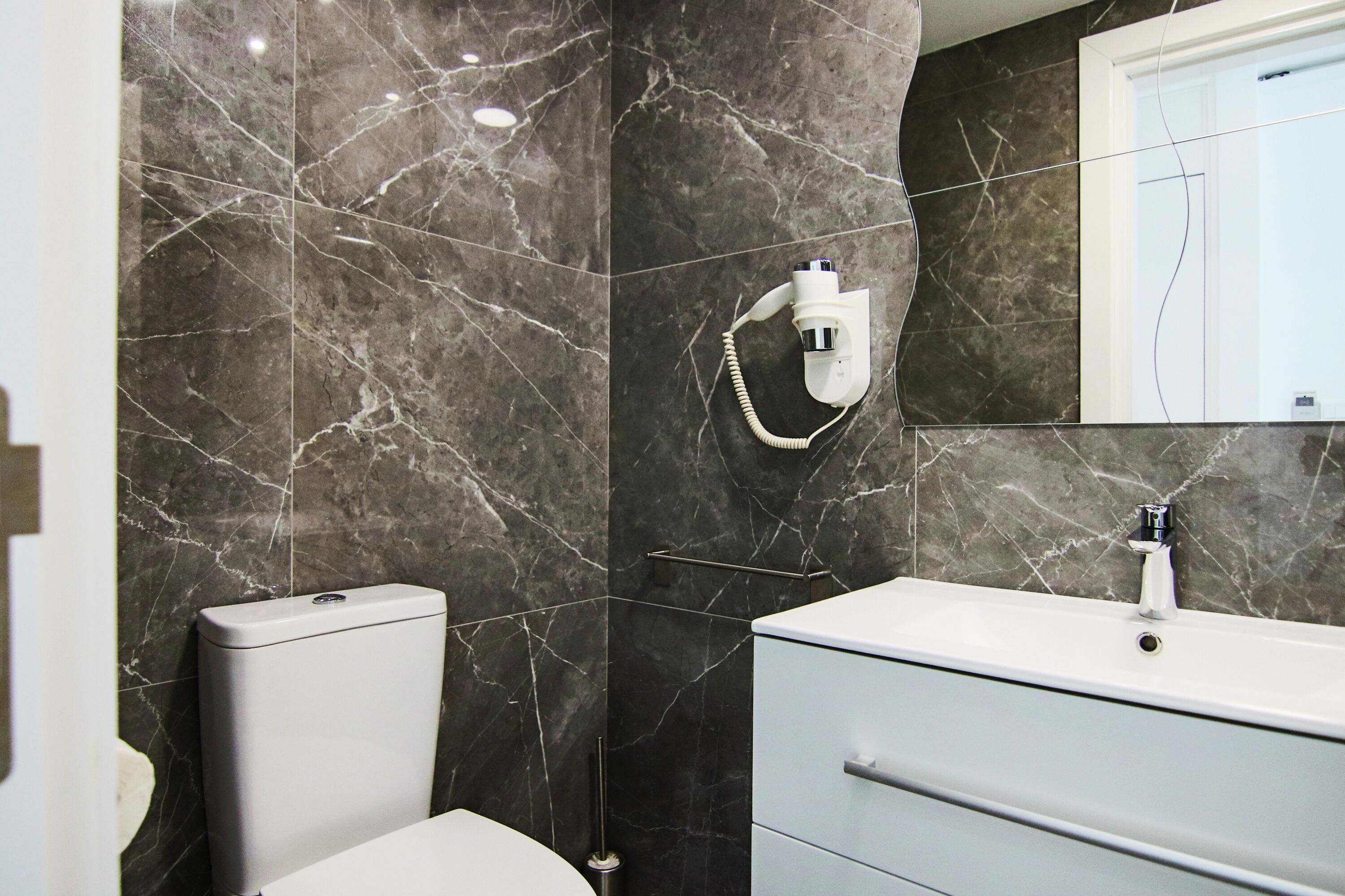 Phaedrus Living Luxury Suite Nicosia 504