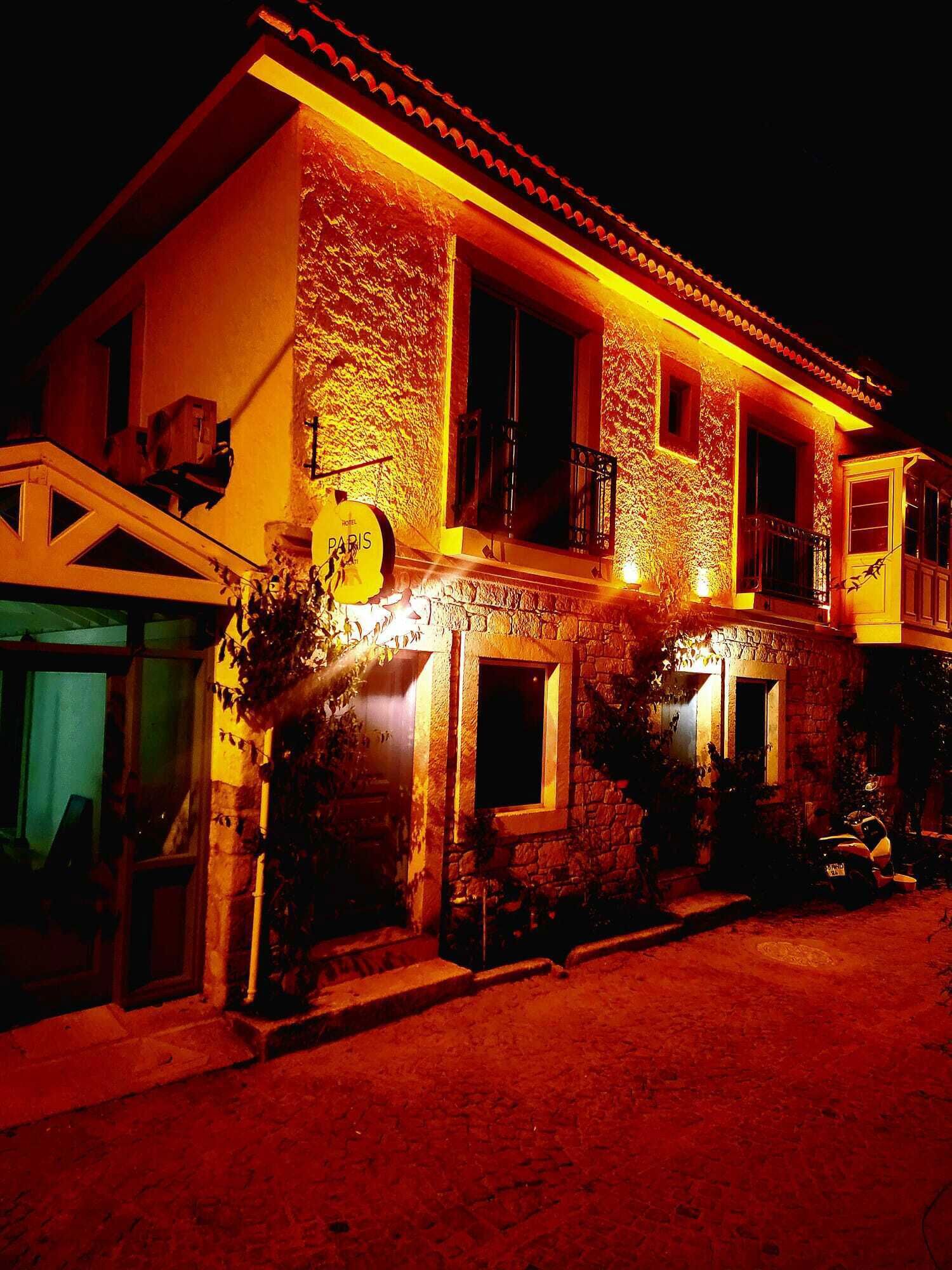 Paris Alacati Butik Otel