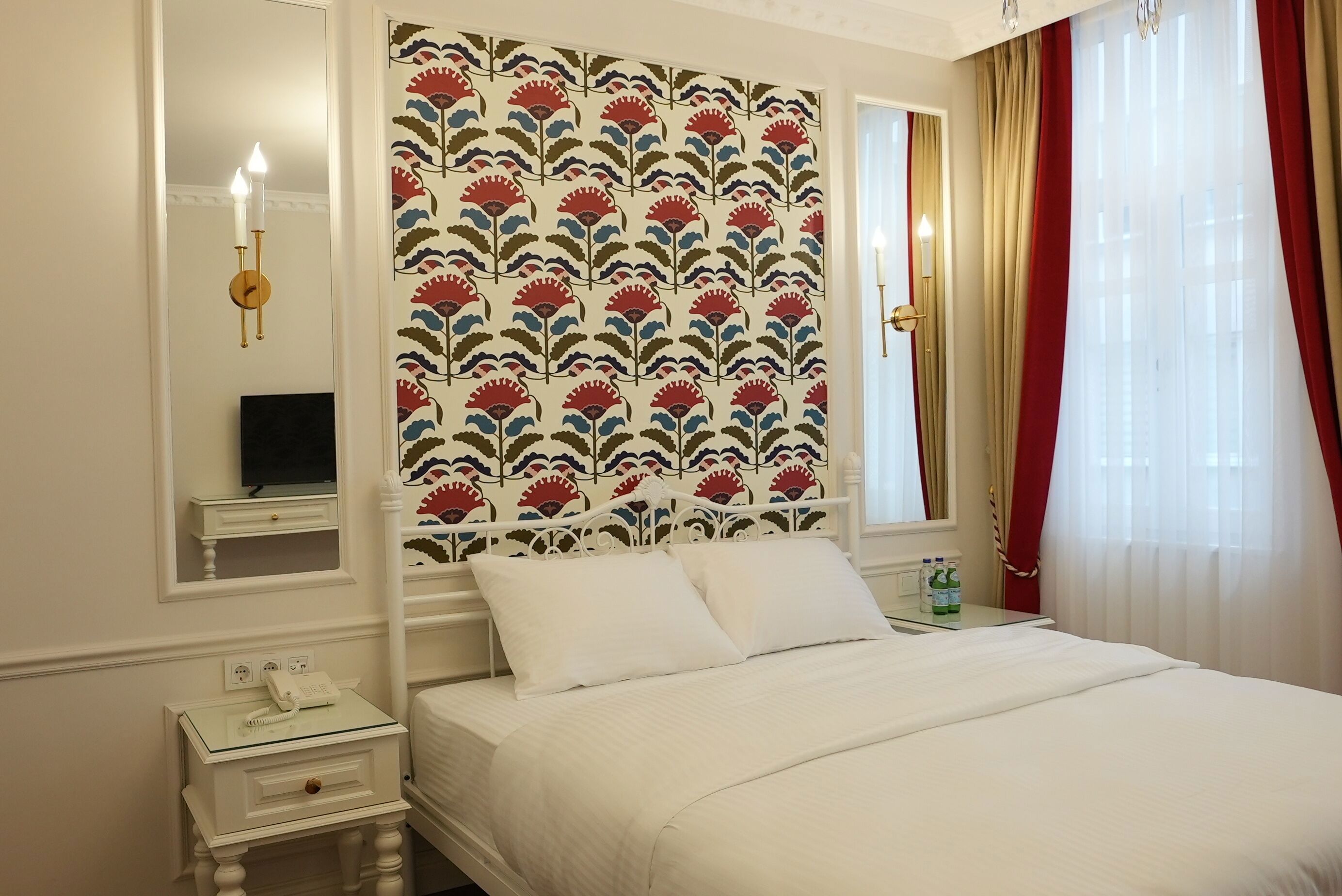 Alness Hote Nişantaşı