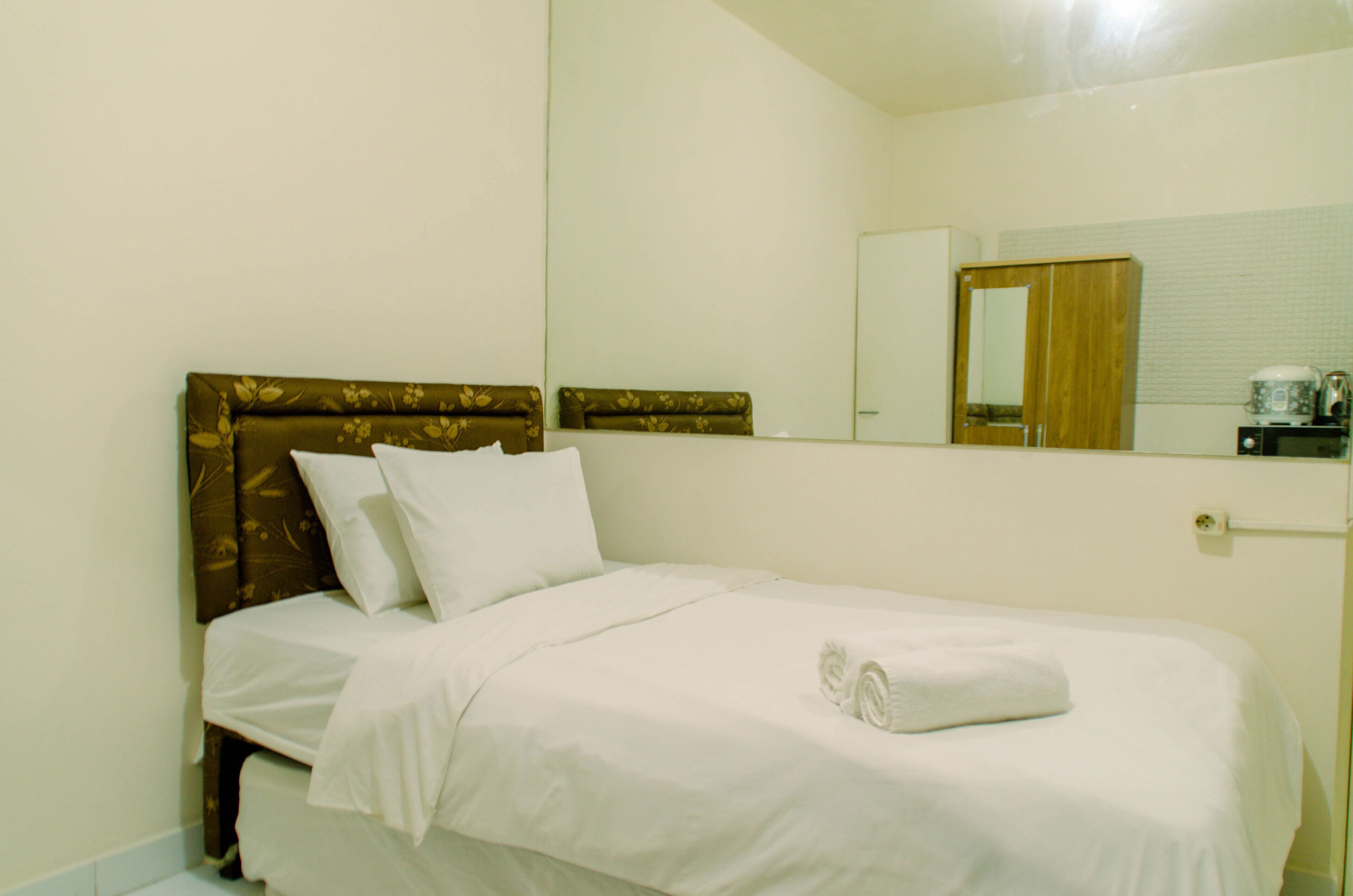 Comfy Studio Apartment At Aeropolis Residence Near Soetta