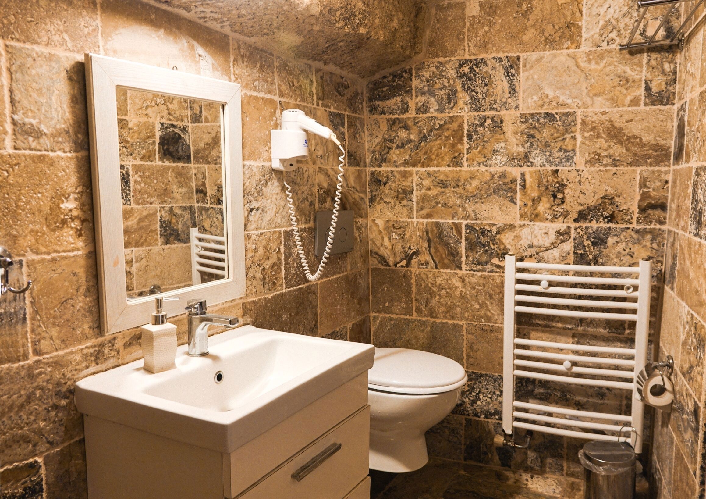 Adelya Cave Hotel Apartments