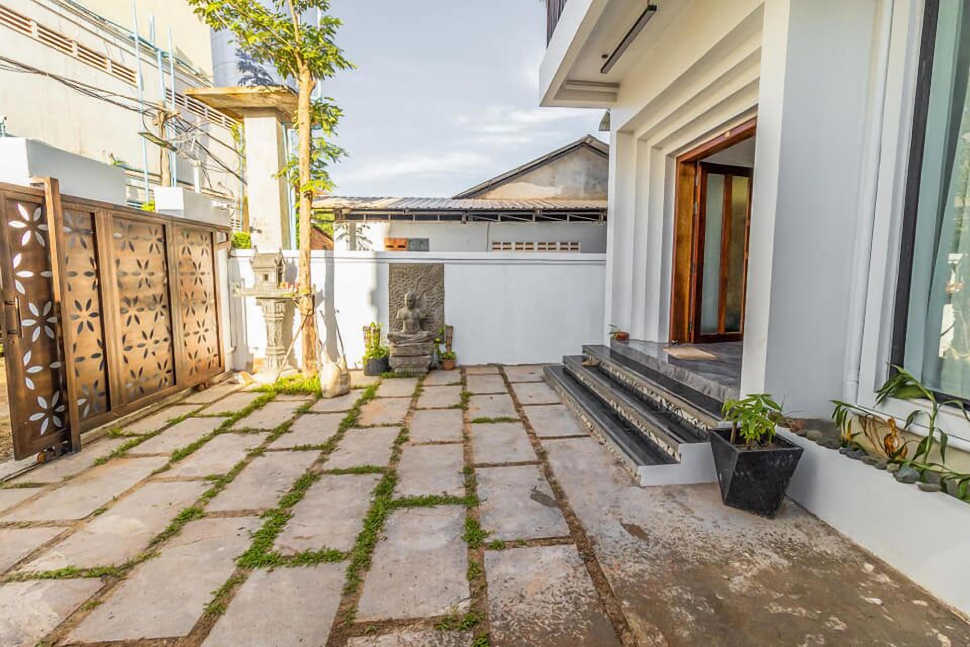 Central Modern Private Villa By La San