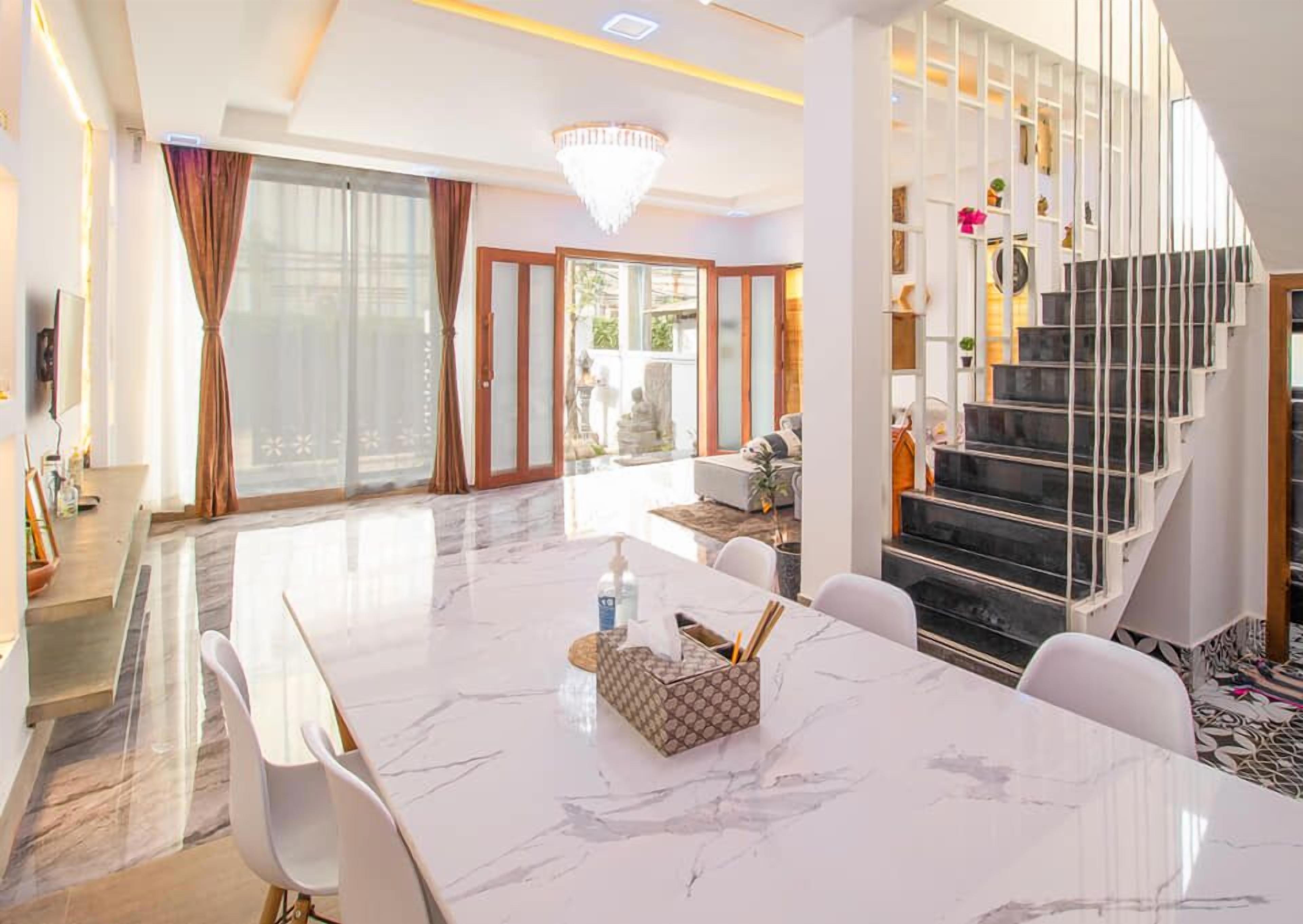 Central Modern Private Villa By La San