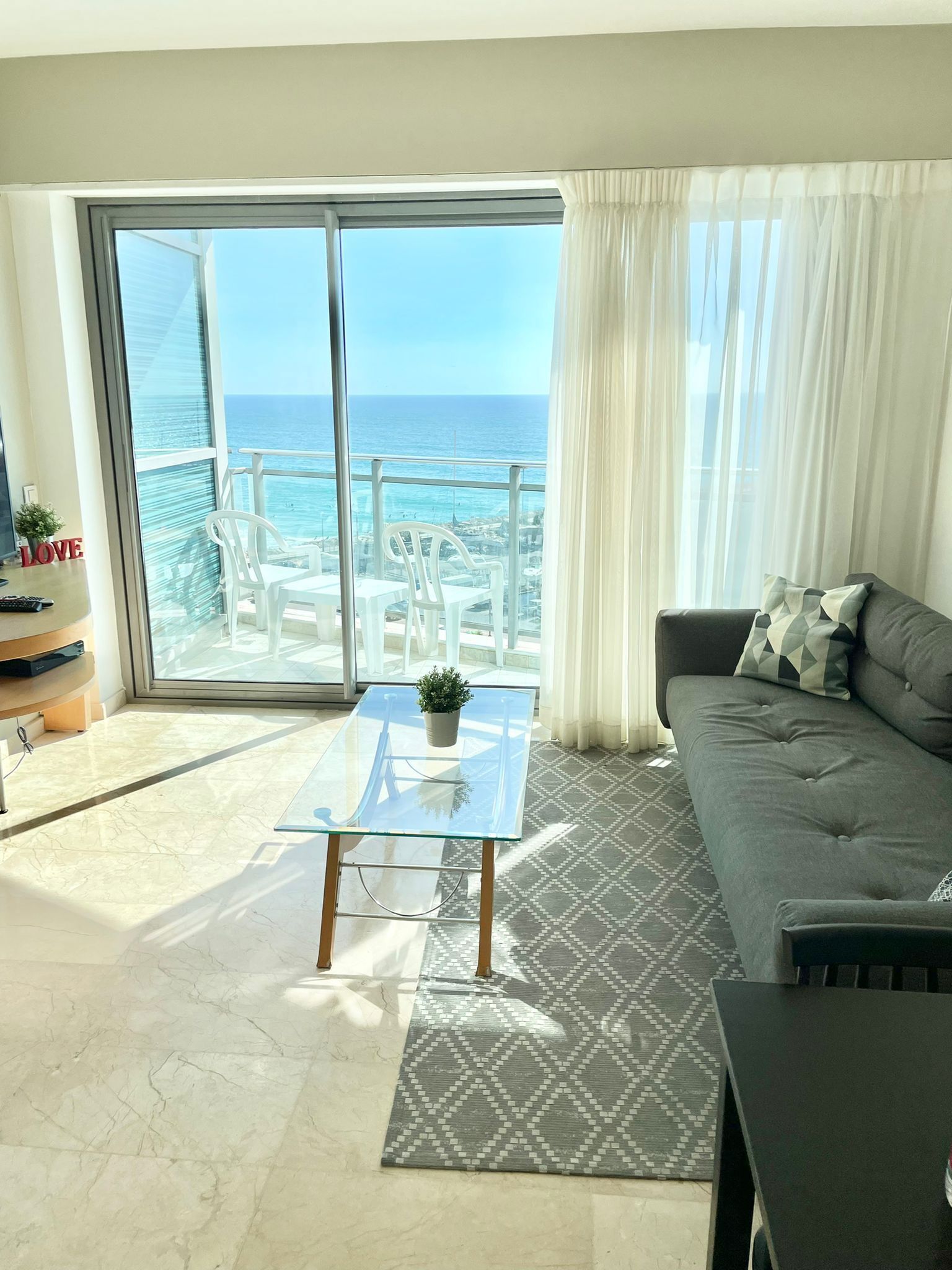 Amazing Studio - With Balcony