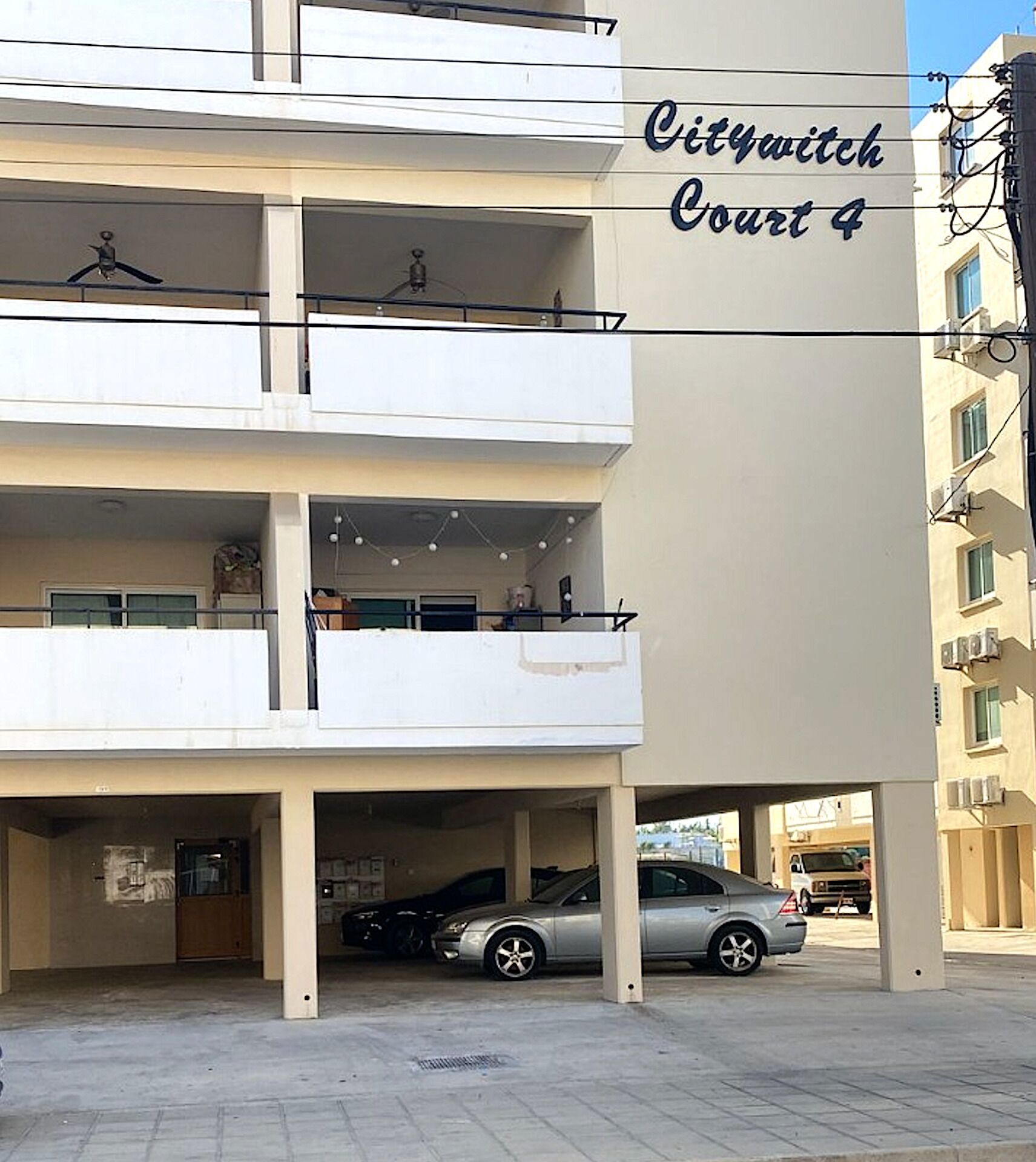 Dock Holiday Pool Apartment