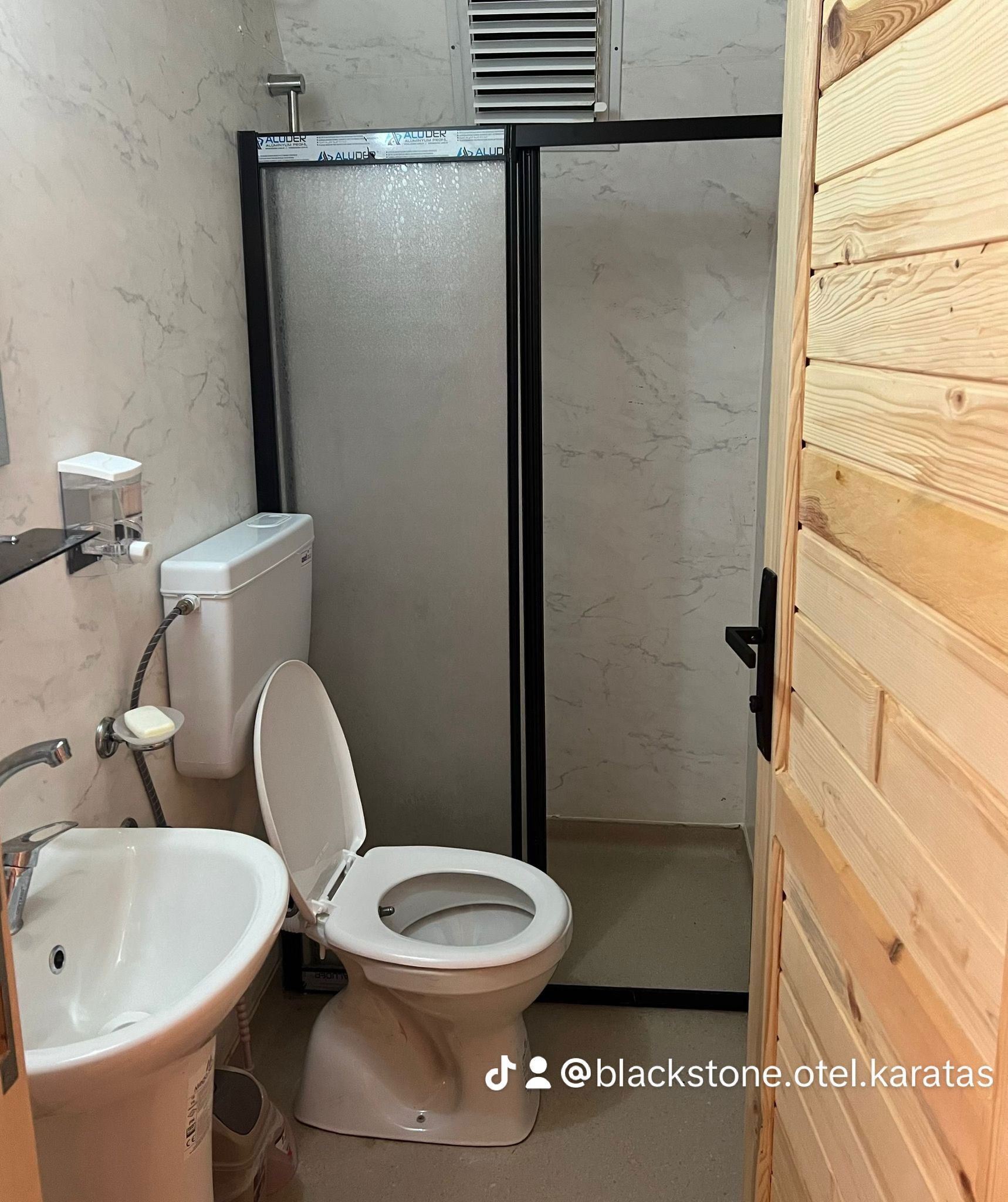 Blackstone Beach Hotel