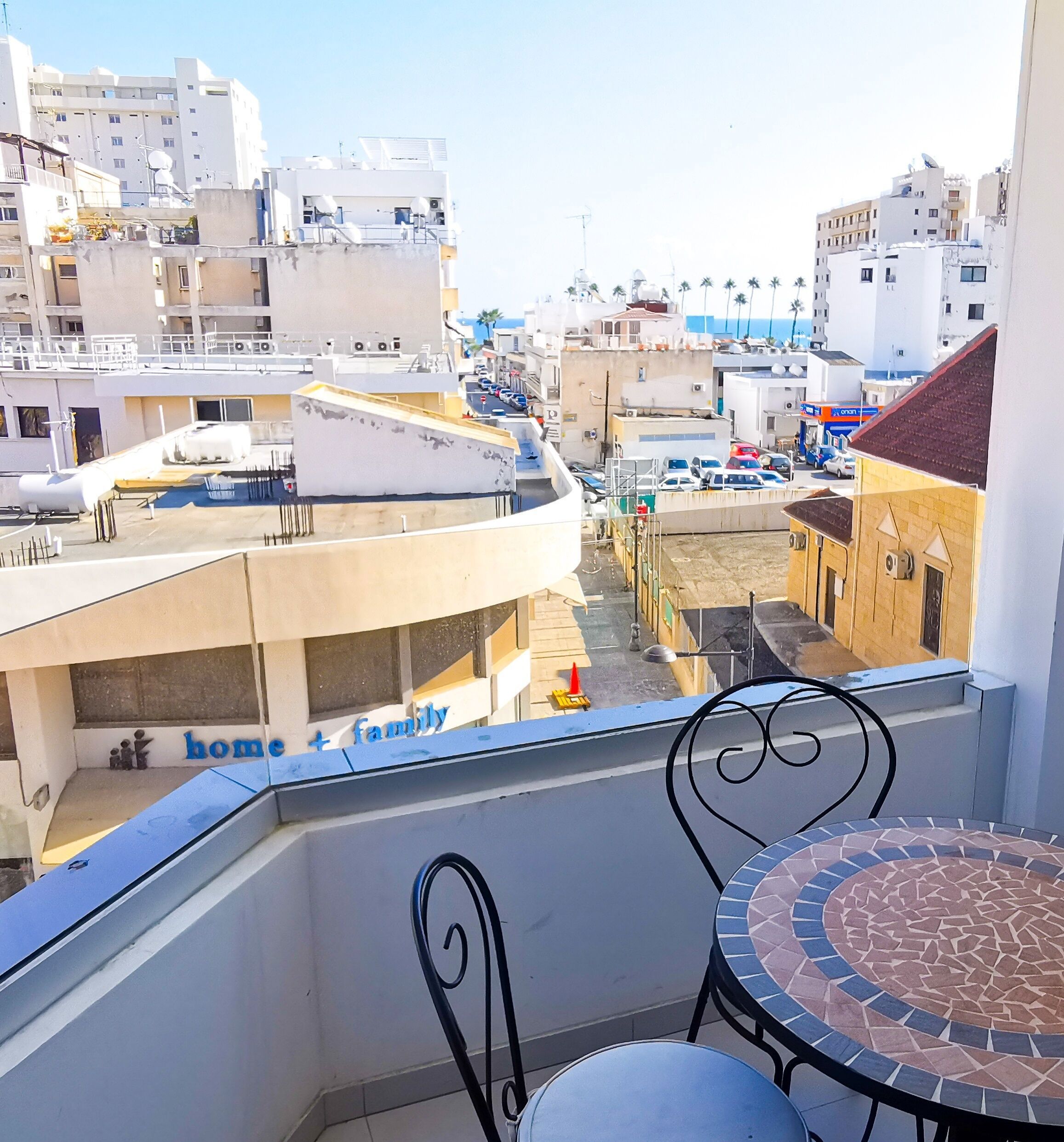 Vasilo Court Seaview City Apartment