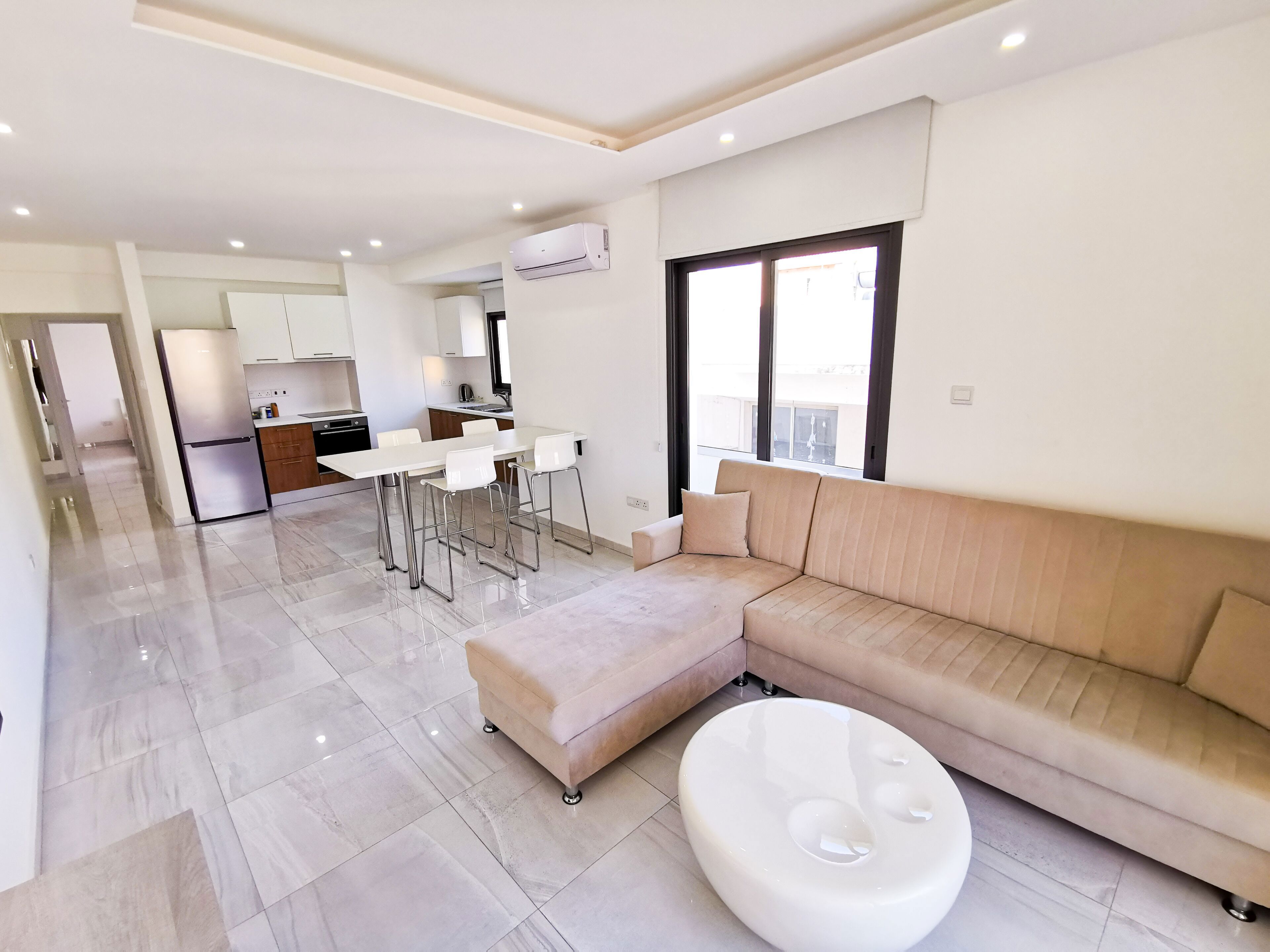 Vasilo Court Seaview City Apartment