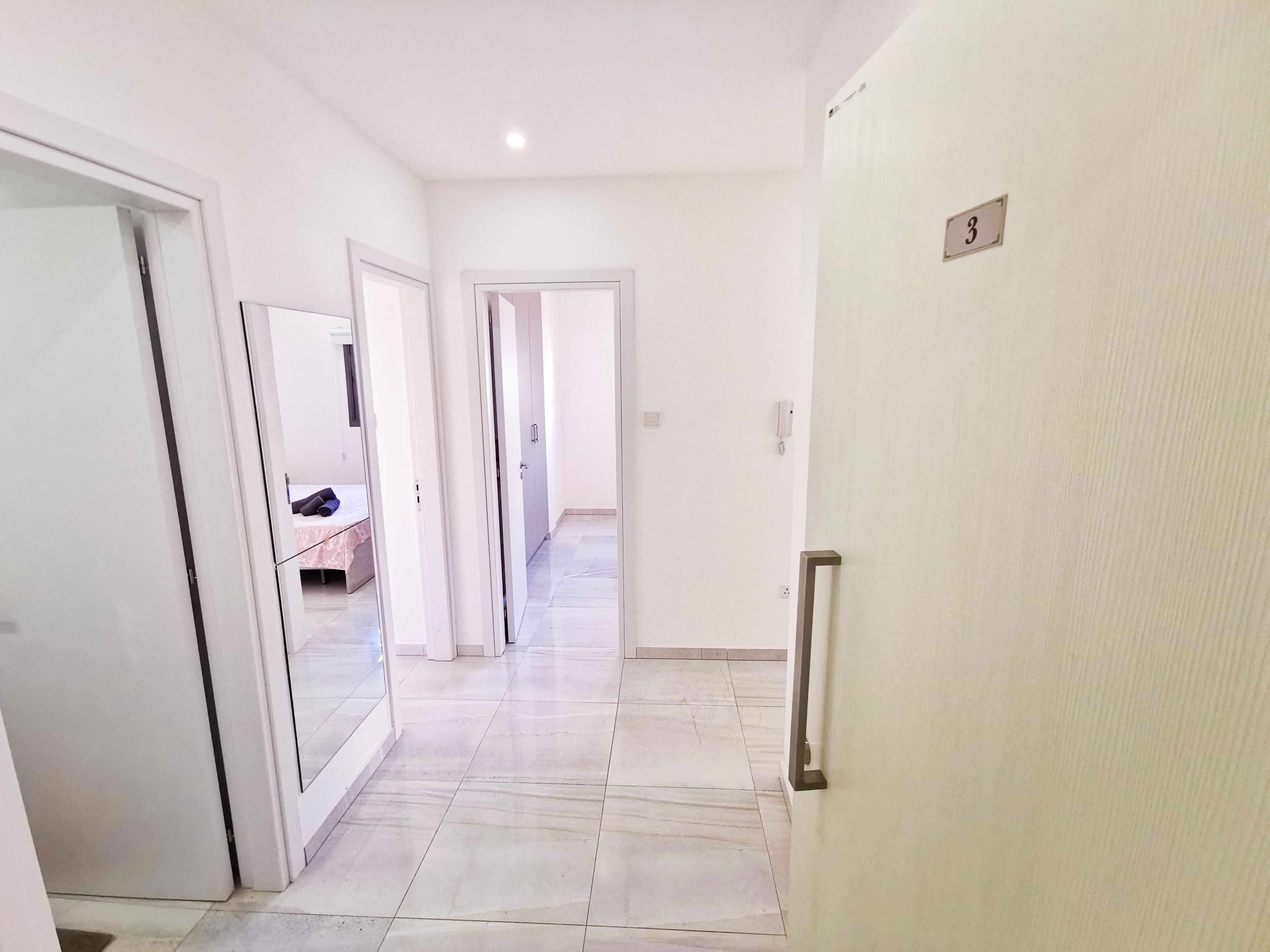 Vasilo Court Seaview City Apartment