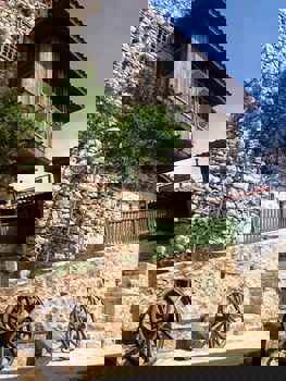 Aysenaz Hanim Konagi