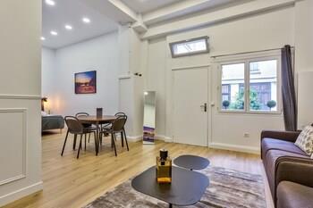 05 - Designed Parisian Flat
