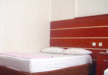 Standart Quadruple Oda (full double bed and twin beds)