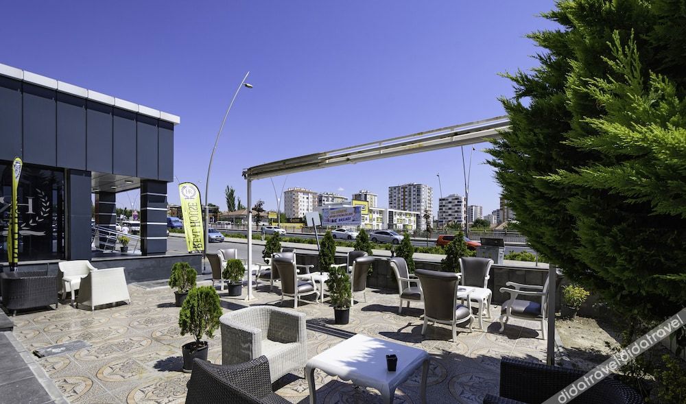 Real House Boutique Hotel