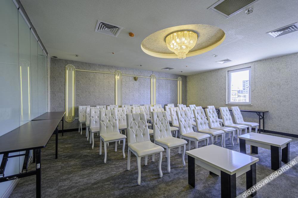 Real House Boutique Hotel