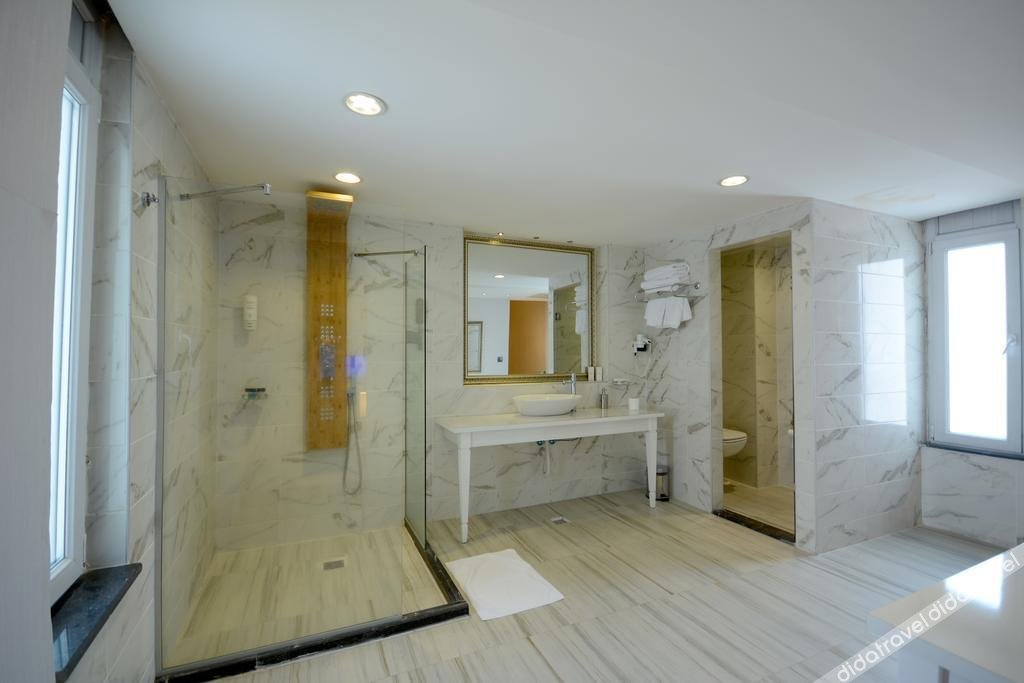 Real House Boutique Hotel