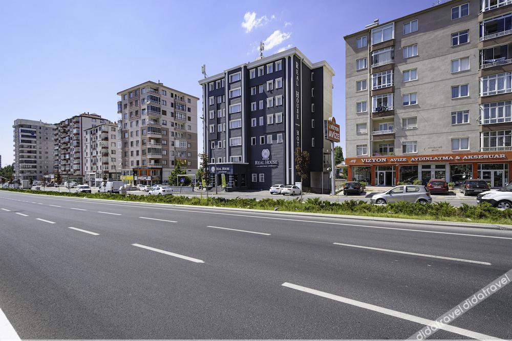 Real House Boutique Hotel