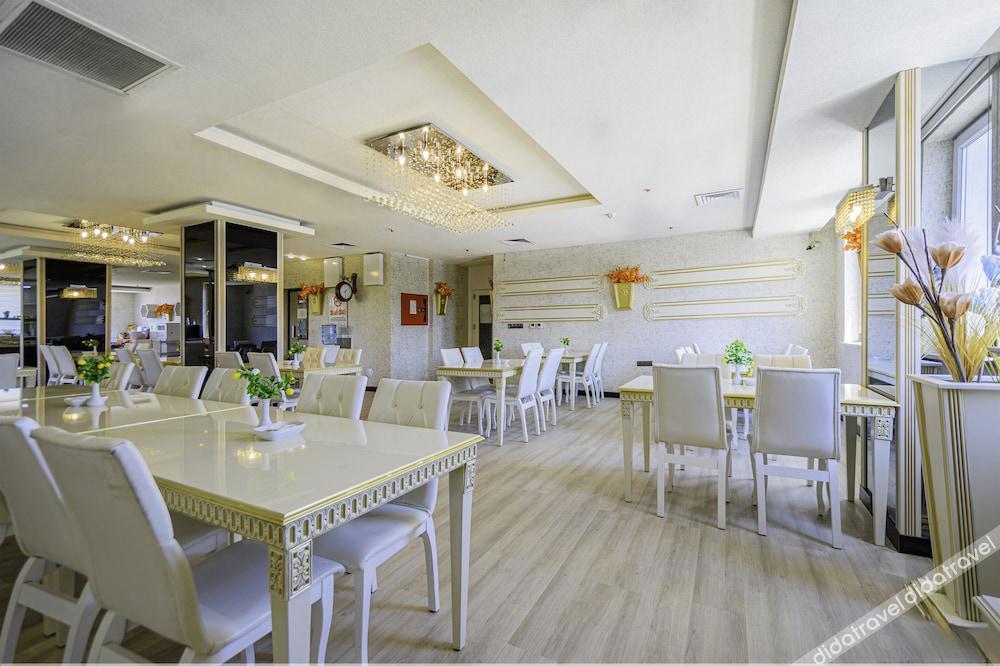 Real House Boutique Hotel