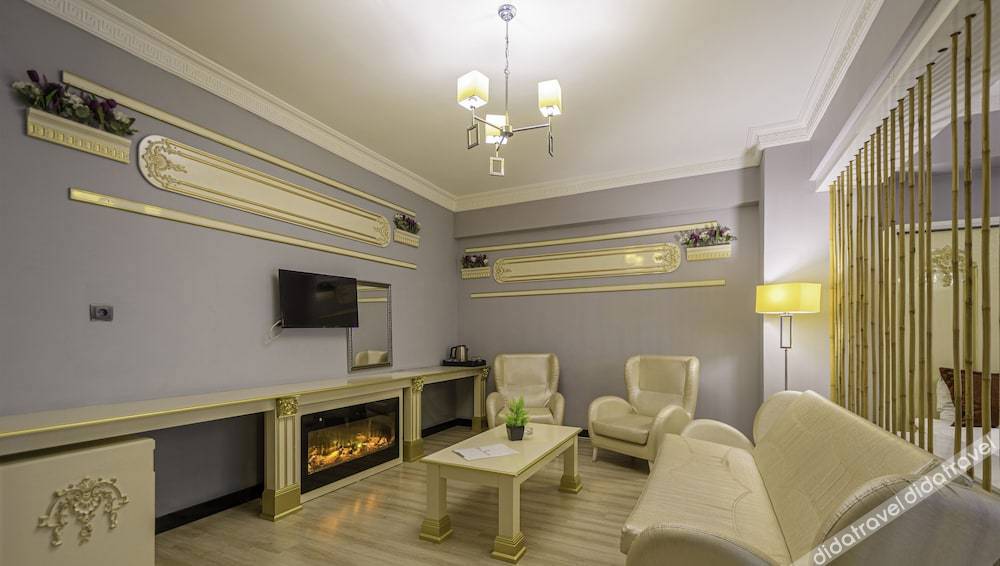 Real House Boutique Hotel