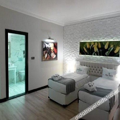 Real House Boutique Hotel