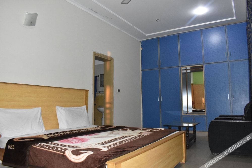 Hotel Falcon Inn